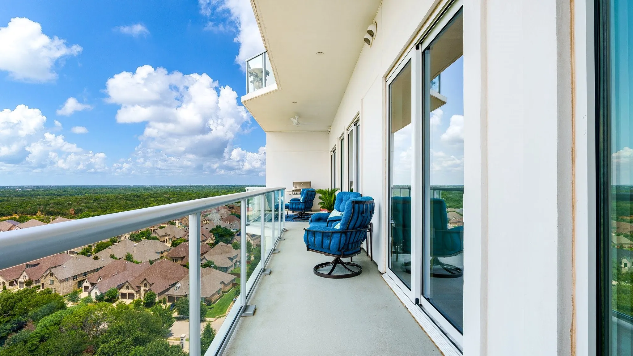 Condominium For Sale in Tarrant County , 2800 Lakeside Parkway 1102, Flower Mound, Texas 75022, 3 Bedroom, 3 Bathroom, 2 Garage spaces, 2,333 Sqft, built in 2018, mls#21373654, Real Estate Agent in Flower Mound, Homes For Sale in Tarrant county, Homes For Sale in Flower Mound, Realtor in Flower Mound Texas, Real Estate Brokerage Independent Realty Texas, Luminita Cordes Realtor