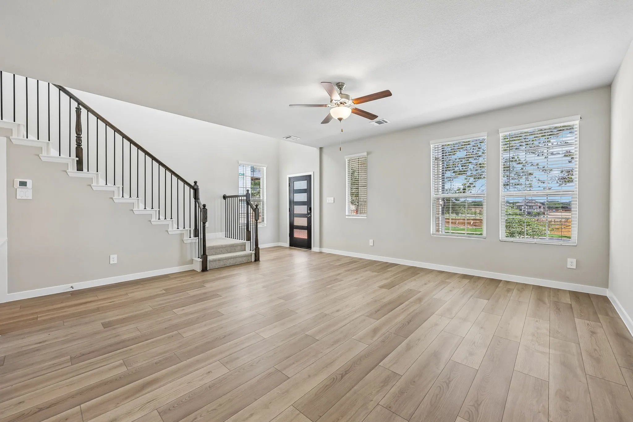  Photo is not of the actual home, but is an inspirational photo of builder’s model home and may depict options, furnishings, and/or decorator features that are not included.
