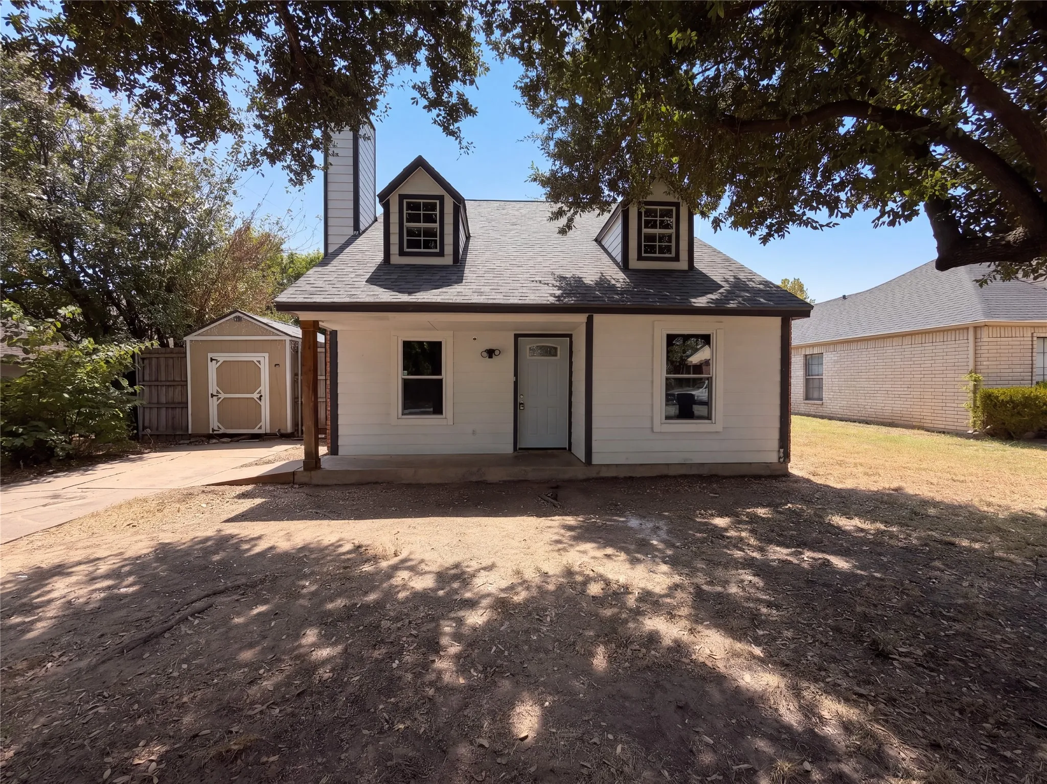 Single Family Residence For Sale in Ellis County , 108 Marvin Gardens, Waxahachie, Texas 75165, 3 Bedroom, 2 Bathroom, Garage spaces, 1,148 Sqft, built in 1992, mls#21373527, Real Estate Agent in Waxahachie, Homes For Sale in Ellis county, Homes For Sale in Waxahachie, Realtor in Waxahachie Texas, Real Estate Brokerage Independent Realty Texas, Luminita Cordes Realtor