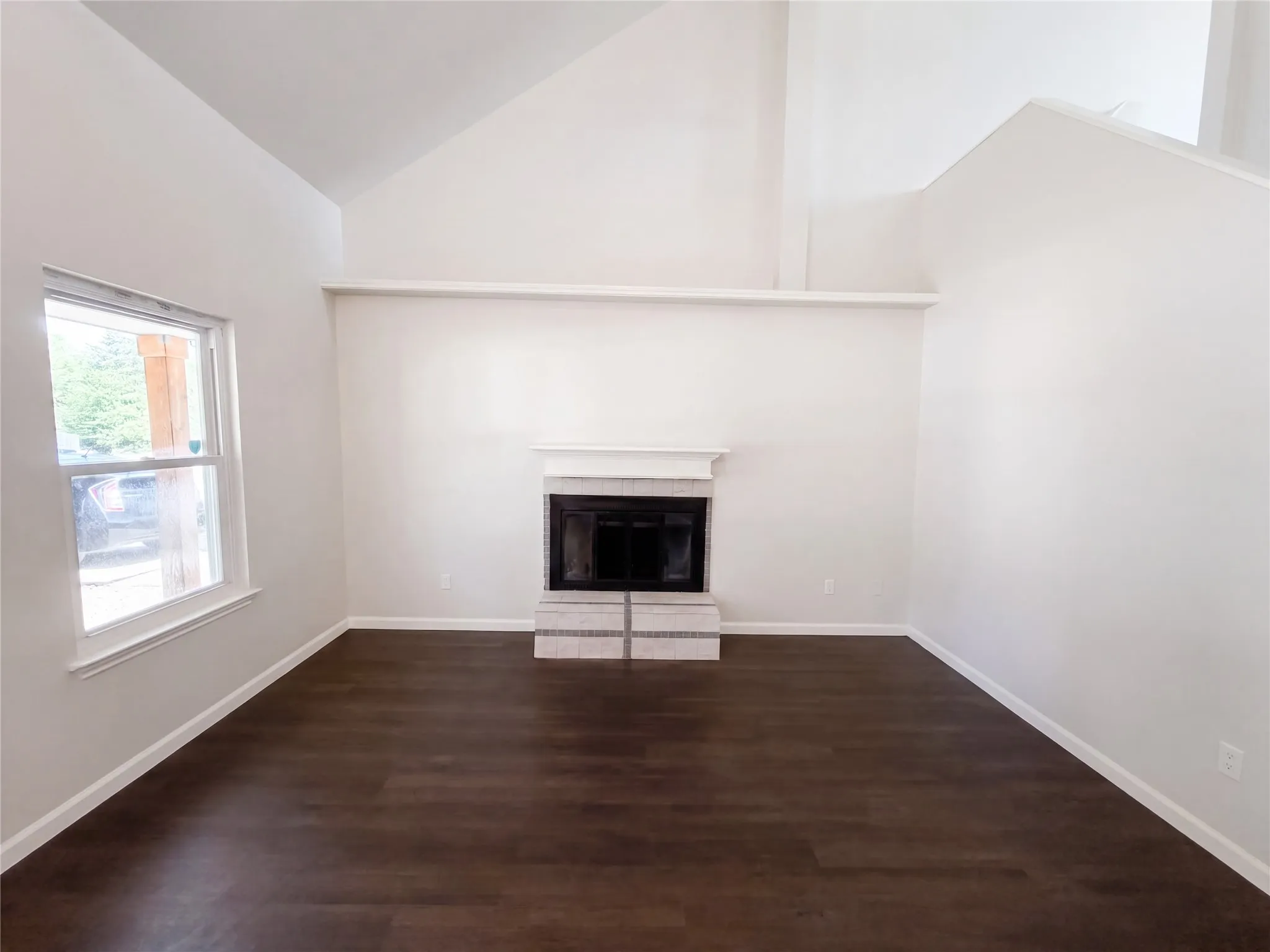 Single Family Residence For Sale in Ellis County , 108 Marvin Gardens, Waxahachie, Texas 75165, 3 Bedroom, 2 Bathroom, Garage spaces, 1,148 Sqft, built in 1992, mls#21373527, Real Estate Agent in Waxahachie, Homes For Sale in Ellis county, Homes For Sale in Waxahachie, Realtor in Waxahachie Texas, Real Estate Brokerage Independent Realty Texas, Luminita Cordes Realtor