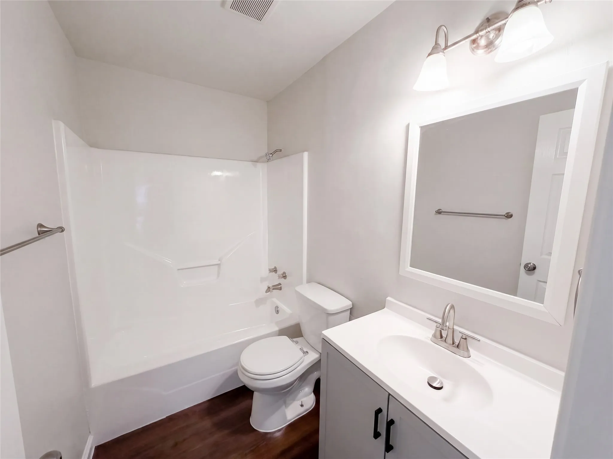 Single Family Residence For Sale in Ellis County , 108 Marvin Gardens, Waxahachie, Texas 75165, 3 Bedroom, 2 Bathroom, Garage spaces, 1,148 Sqft, built in 1992, mls#21373527, Real Estate Agent in Waxahachie, Homes For Sale in Ellis county, Homes For Sale in Waxahachie, Realtor in Waxahachie Texas, Real Estate Brokerage Independent Realty Texas, Luminita Cordes Realtor