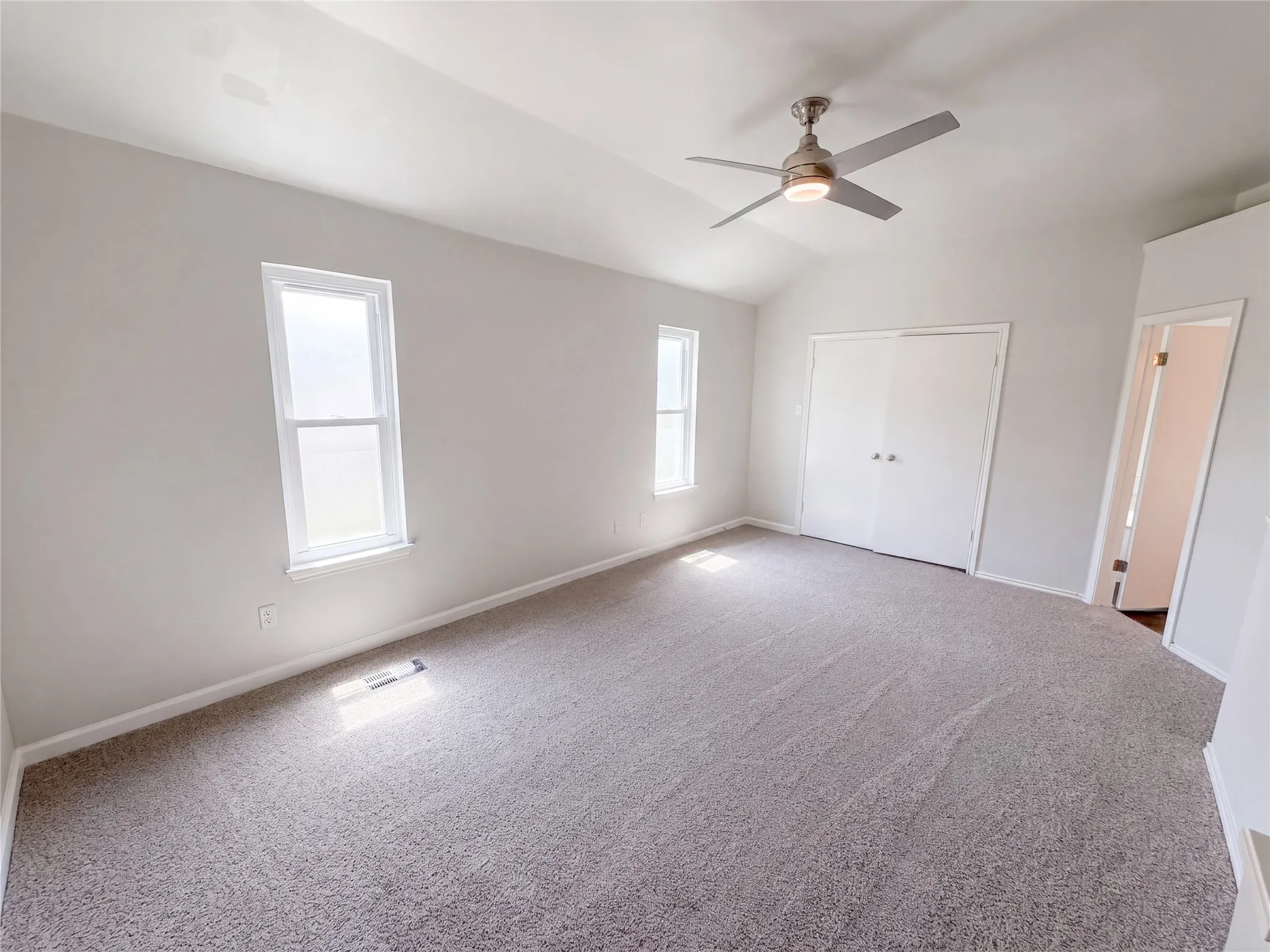 Single Family Residence For Sale in Ellis County , 108 Marvin Gardens, Waxahachie, Texas 75165, 3 Bedroom, 2 Bathroom, Garage spaces, 1,148 Sqft, built in 1992, mls#21373527, Real Estate Agent in Waxahachie, Homes For Sale in Ellis county, Homes For Sale in Waxahachie, Realtor in Waxahachie Texas, Real Estate Brokerage Independent Realty Texas, Luminita Cordes Realtor