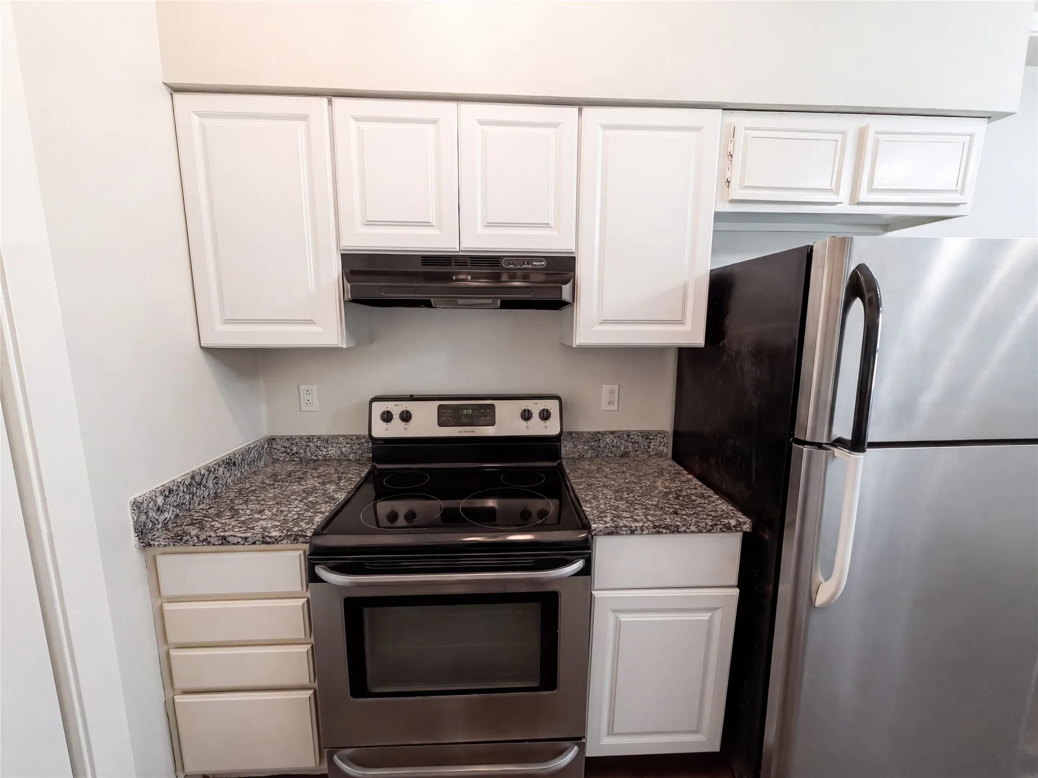 Single Family Residence For Sale in Ellis County , 108 Marvin Gardens, Waxahachie, Texas 75165, 3 Bedroom, 2 Bathroom, Garage spaces, 1,148 Sqft, built in 1992, mls#21373527, Real Estate Agent in Waxahachie, Homes For Sale in Ellis county, Homes For Sale in Waxahachie, Realtor in Waxahachie Texas, Real Estate Brokerage Independent Realty Texas, Luminita Cordes Realtor