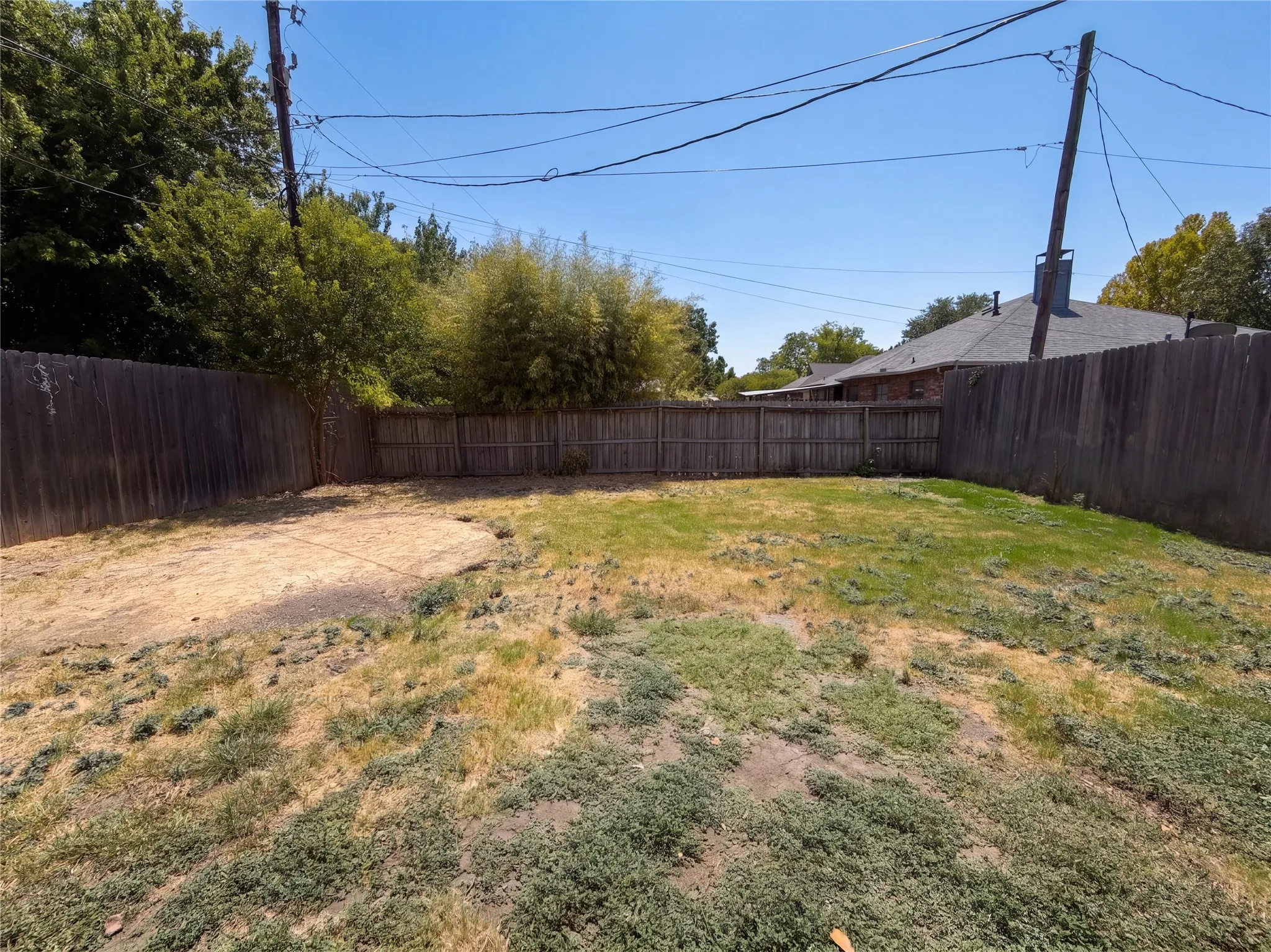 Single Family Residence For Sale in Ellis County , 108 Marvin Gardens, Waxahachie, Texas 75165, 3 Bedroom, 2 Bathroom, Garage spaces, 1,148 Sqft, built in 1992, mls#21373527, Real Estate Agent in Waxahachie, Homes For Sale in Ellis county, Homes For Sale in Waxahachie, Realtor in Waxahachie Texas, Real Estate Brokerage Independent Realty Texas, Luminita Cordes Realtor