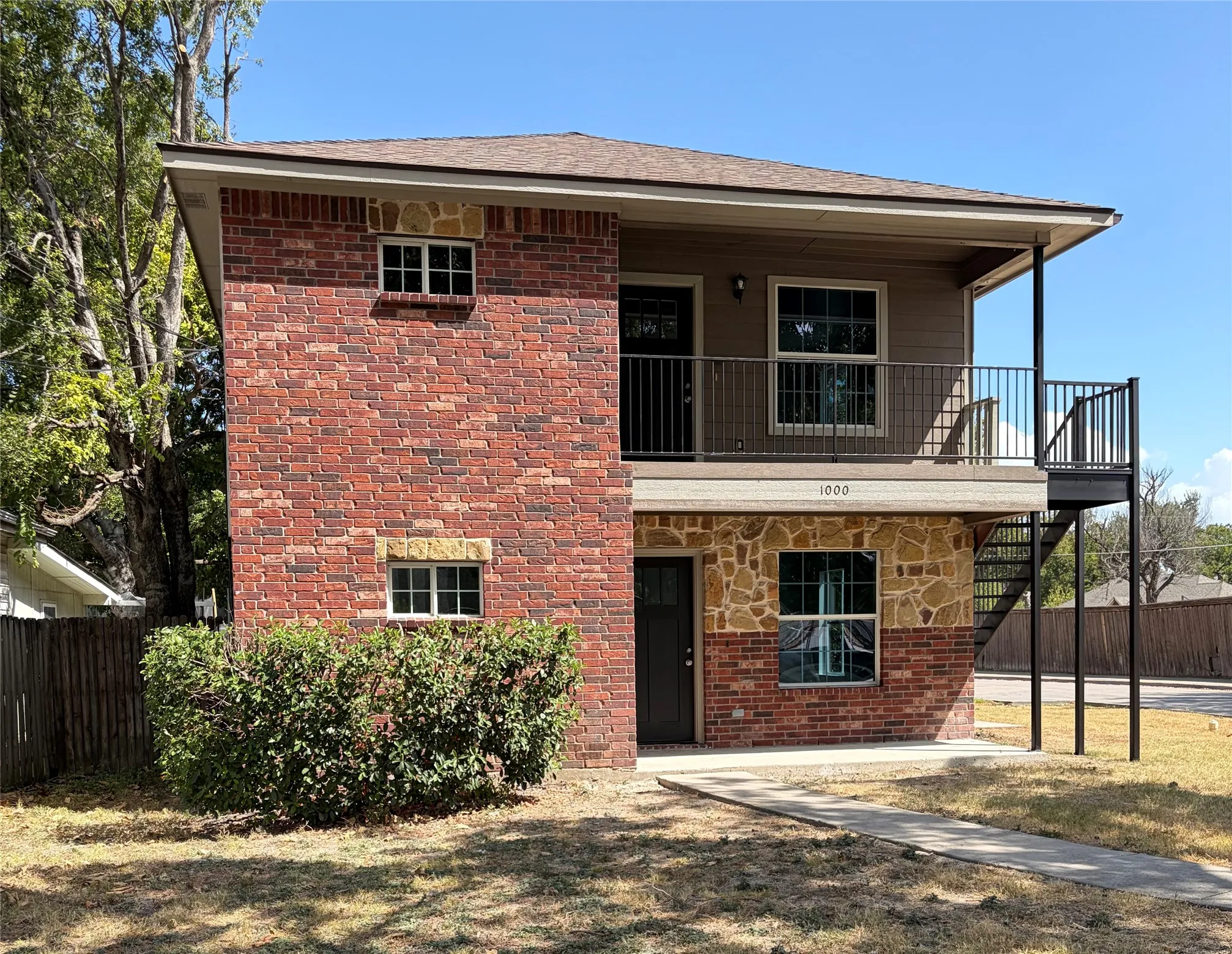 Single Family Residence For Sale in Collin County , 1000 Throckmorton Street A, B, Mc Kinney, Texas 75069, 6 Bedroom, 4 Bathroom, Garage spaces, 2,396 Sqft, built in 2007, mls#21366818, Real Estate Agent in Mc Kinney, Homes For Sale in Collin county, Homes For Sale in Mc Kinney, Realtor in Mc Kinney Texas, Real Estate Brokerage Independent Realty Texas, Luminita Cordes Realtor