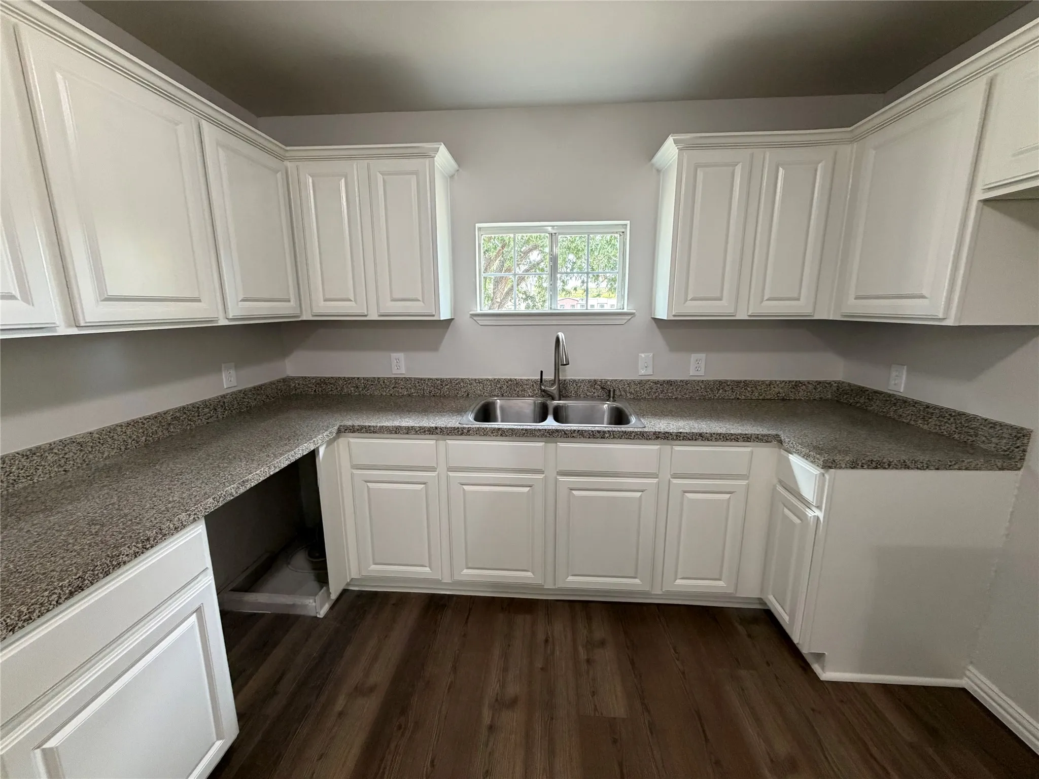 Single Family Residence For Sale in Collin County , 1000 Throckmorton Street A, B, Mc Kinney, Texas 75069, 6 Bedroom, 4 Bathroom, Garage spaces, 2,396 Sqft, built in 2007, mls#21366818, Real Estate Agent in Mc Kinney, Homes For Sale in Collin county, Homes For Sale in Mc Kinney, Realtor in Mc Kinney Texas, Real Estate Brokerage Independent Realty Texas, Luminita Cordes Realtor