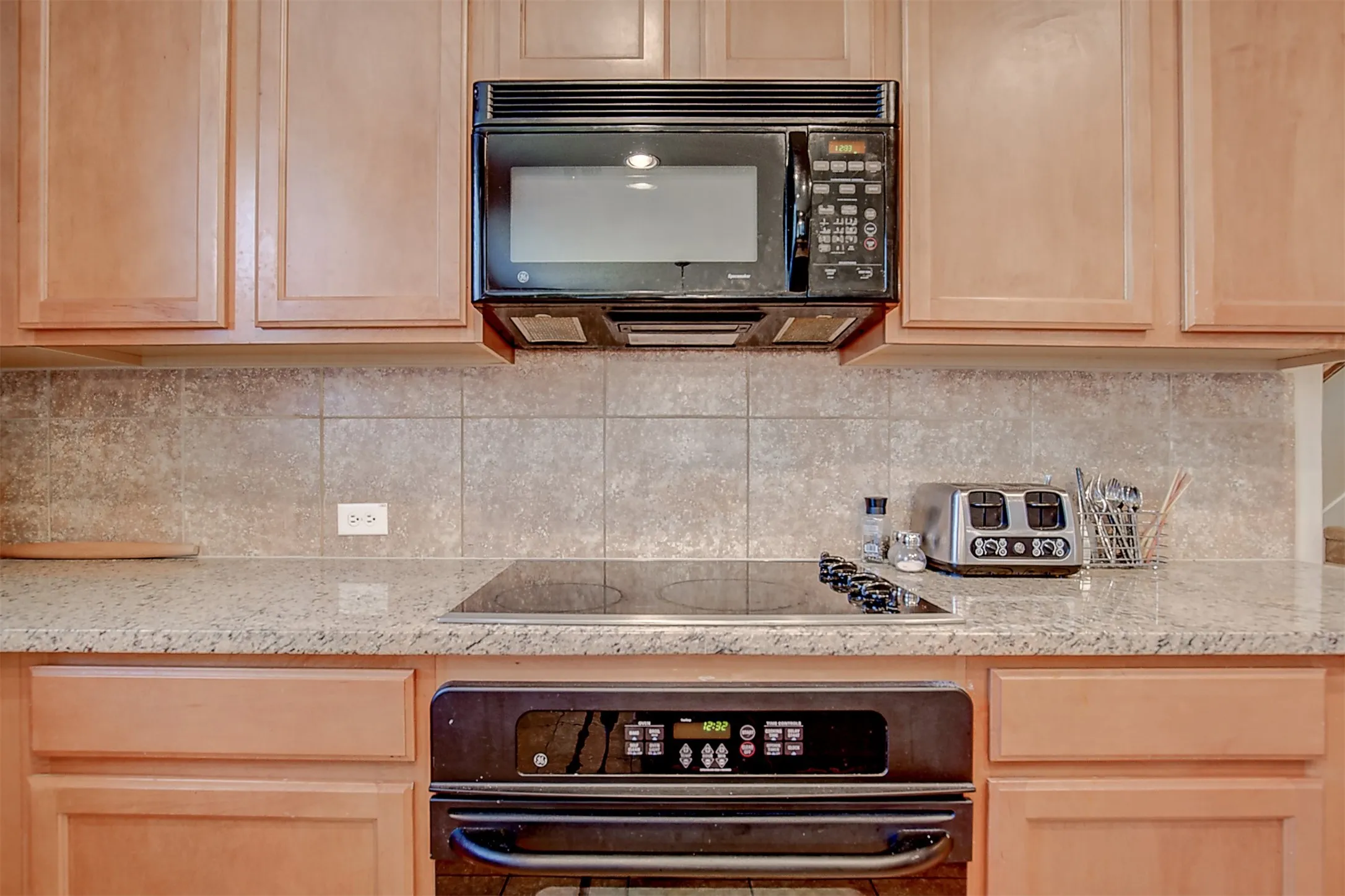 Single Family Residence For Rent in Collin County , 2832 Gooseberry Drive, Plano, Texas 75074, 4 Bedroom, 3 Bathroom, 2 Garage spaces, 2,398 Sqft, built in 2006, mls#21343612, Real Estate Agent in Plano, Homes For Rent in Collin county, Homes For Rent in Plano, Realtor in Plano Texas, Real Estate Brokerage Independent Realty Texas, Luminita Cordes Realtor