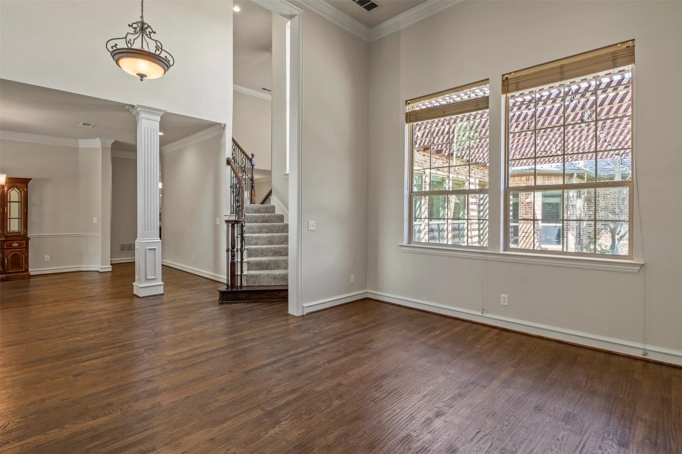 Single Family Residence For Sale in Collin County , 5812 Kingsbrook Drive, Plano, Texas 75093, 4 Bedroom, 3 Bathroom, 2 Garage spaces, 3,287 Sqft, built in 1996, mls#21300642, Real Estate Agent in Plano, Homes For Sale in Collin county, Homes For Sale in Plano, Realtor in Plano Texas, Real Estate Brokerage Independent Realty Texas, Luminita Cordes Realtor