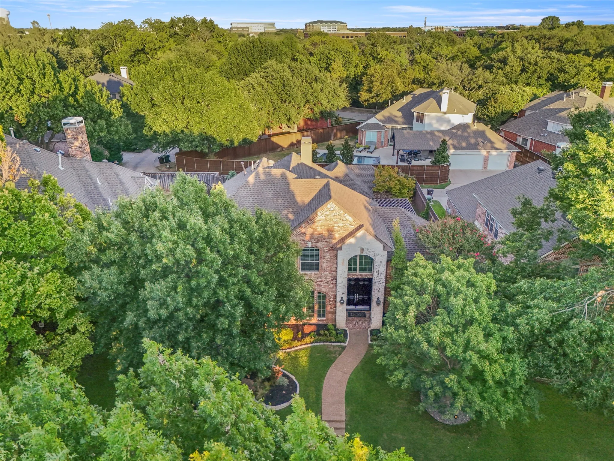 Single Family Residence For Sale in Collin County , 5812 Kingsbrook Drive, Plano, Texas 75093, 4 Bedroom, 3 Bathroom, 2 Garage spaces, 3,287 Sqft, built in 1996, mls#21300642, Real Estate Agent in Plano, Homes For Sale in Collin county, Homes For Sale in Plano, Realtor in Plano Texas, Real Estate Brokerage Independent Realty Texas, Luminita Cordes Realtor