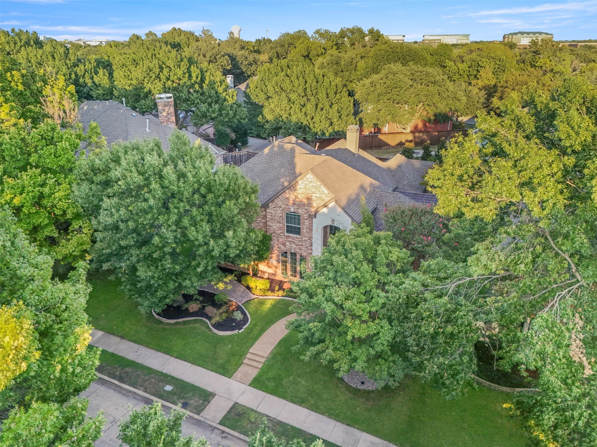 Single Family Residence For Sale in Collin County , 5812 Kingsbrook Drive, Plano, Texas 75093, 4 Bedroom, 3 Bathroom, 2 Garage spaces, 3,287 Sqft, built in 1996, mls#21300642, Real Estate Agent in Plano, Homes For Sale in Collin county, Homes For Sale in Plano, Realtor in Plano Texas, Real Estate Brokerage Independent Realty Texas, Luminita Cordes Realtor