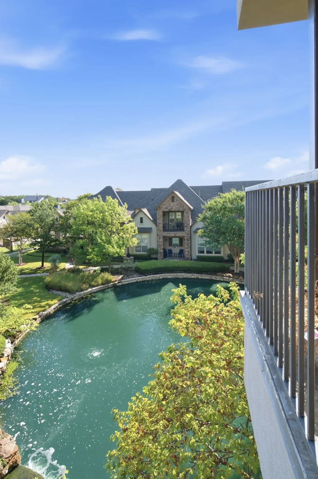 Condominium For Sale in Tarrant County , 301 Watermere Drive 320, Southlake, Texas 76092, 3 Bedroom, 3 Bathroom, 1 Garage spaces, 2,022 Sqft, built in 2008, mls#21371395, Real Estate Agent in Southlake, Homes For Sale in Tarrant county, Homes For Sale in Southlake, Realtor in Southlake Texas, Real Estate Brokerage Independent Realty Texas, Luminita Cordes Realtor
