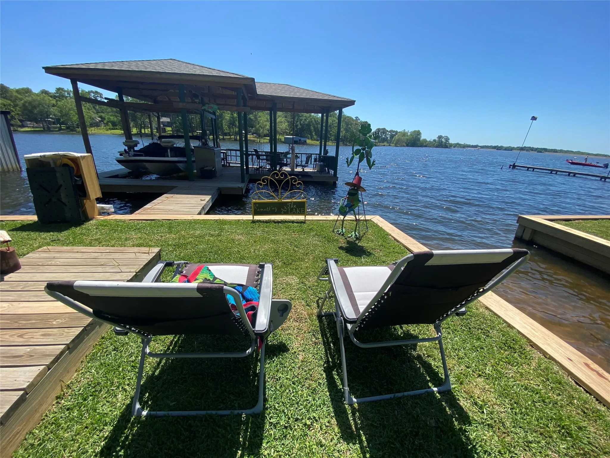 Single Family Residence For Sale in Wood County , 1776 County Road 2270, Mineola, Texas 75773, 3 Bedroom, 2 Bathroom, 2 Garage spaces, 1,596 Sqft, built in 1970, mls#21373008, Real Estate Agent in Mineola, Homes For Sale in Wood county, Homes For Sale in Mineola, Realtor in Mineola Texas, Real Estate Brokerage Independent Realty Texas, Luminita Cordes Realtor