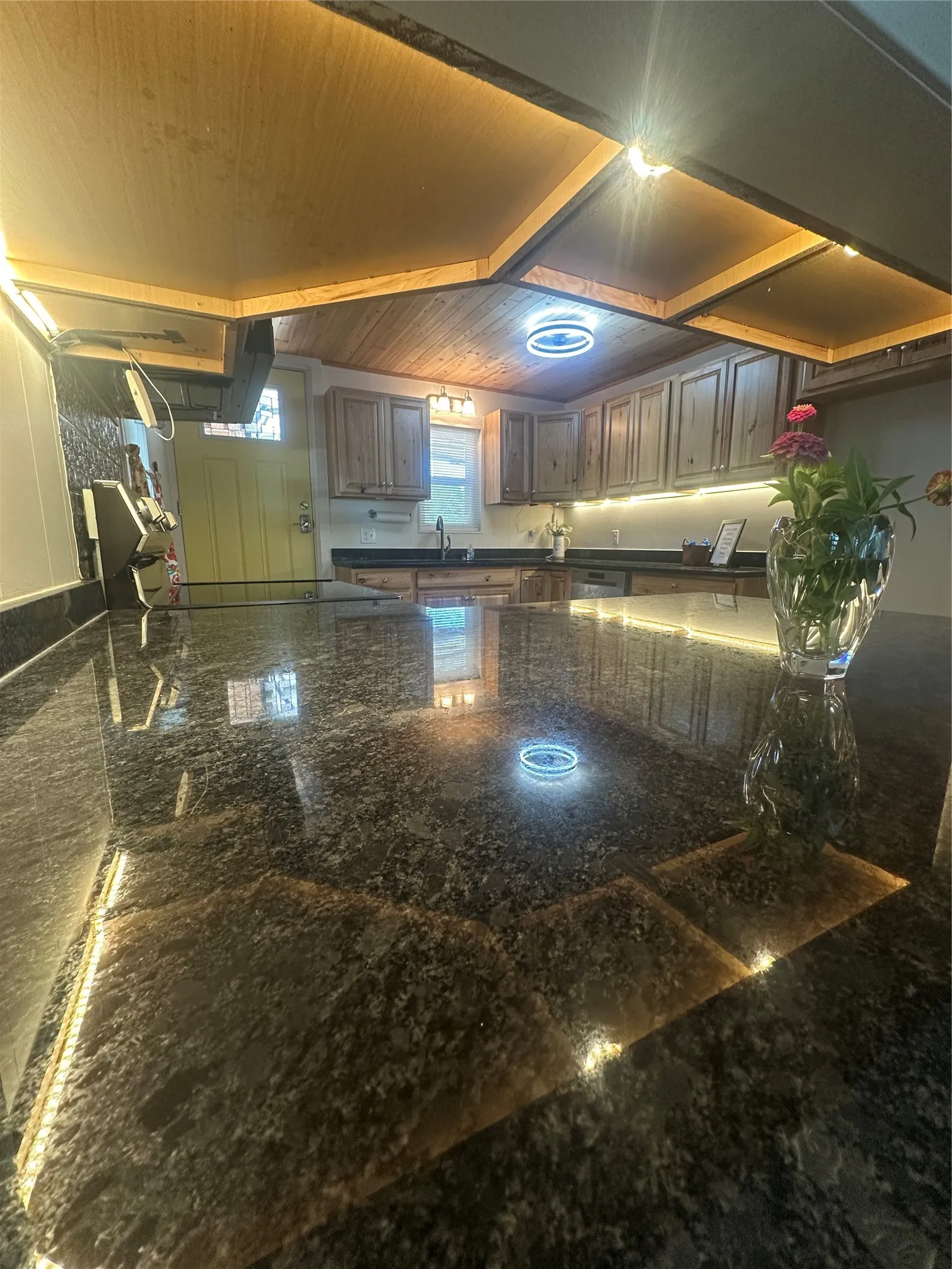 Single Family Residence For Sale in Wood County , 1776 County Road 2270, Mineola, Texas 75773, 3 Bedroom, 2 Bathroom, 2 Garage spaces, 1,596 Sqft, built in 1970, mls#21373008, Real Estate Agent in Mineola, Homes For Sale in Wood county, Homes For Sale in Mineola, Realtor in Mineola Texas, Real Estate Brokerage Independent Realty Texas, Luminita Cordes Realtor