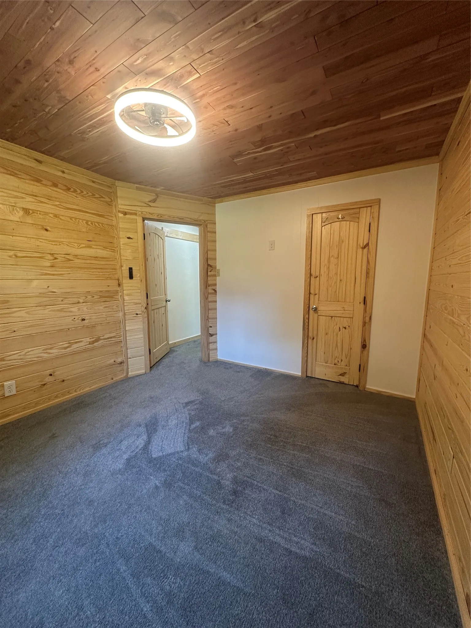 Single Family Residence For Sale in Wood County , 1776 County Road 2270, Mineola, Texas 75773, 3 Bedroom, 2 Bathroom, 2 Garage spaces, 1,596 Sqft, built in 1970, mls#21373008, Real Estate Agent in Mineola, Homes For Sale in Wood county, Homes For Sale in Mineola, Realtor in Mineola Texas, Real Estate Brokerage Independent Realty Texas, Luminita Cordes Realtor