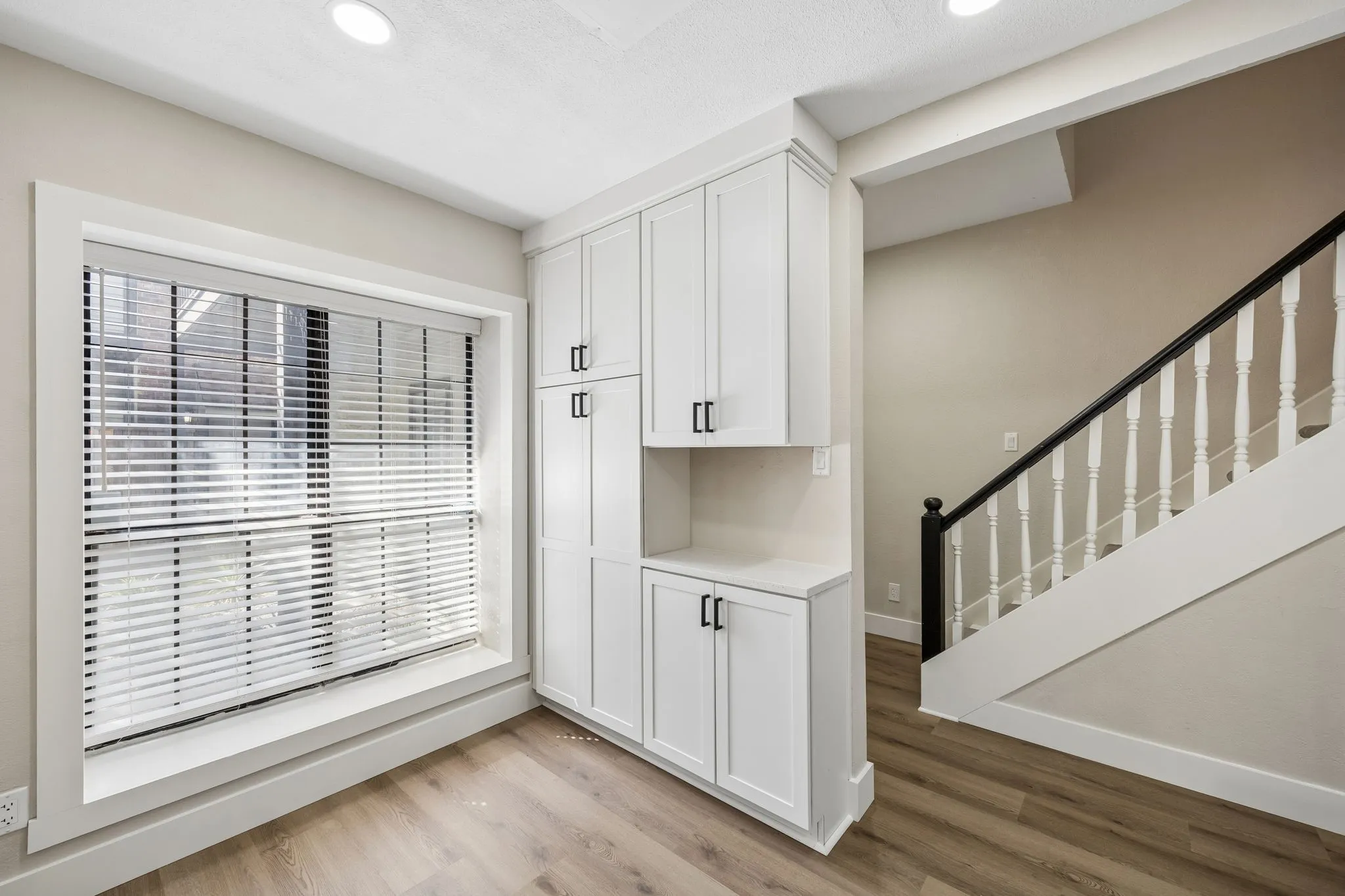 Condominium For Rent in Dallas County , 3904 Rawlins Street 116, Dallas, Texas 75219, 2 Bedroom, 3 Bathroom, Garage spaces, 1,101 Sqft, built in 1981, mls#21373683, Real Estate Agent in Dallas, Homes For Rent in Dallas county, Homes For Rent in Dallas, Realtor in Dallas Texas, Real Estate Brokerage Independent Realty Texas, Luminita Cordes Realtor