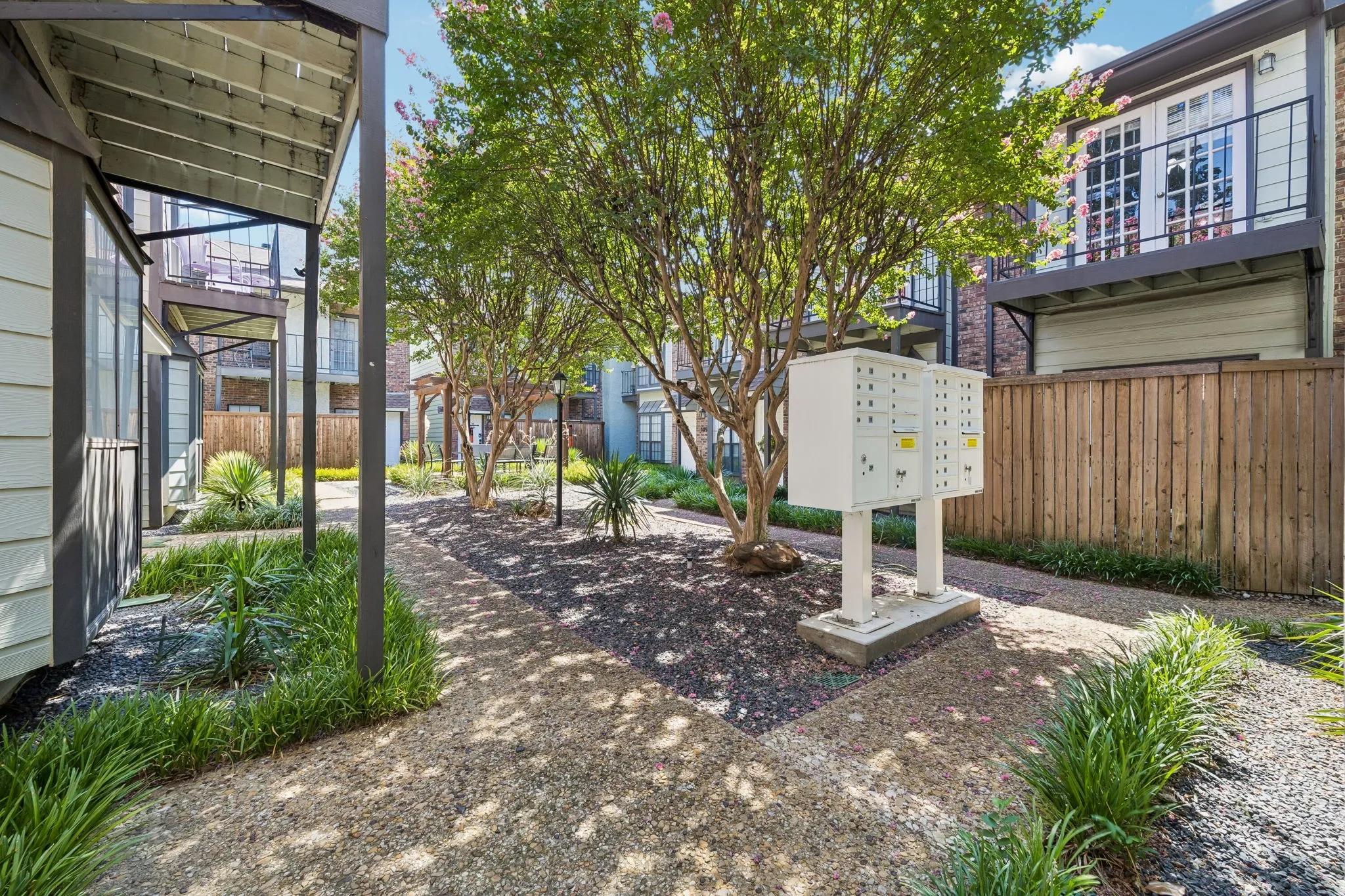 Condominium For Rent in Dallas County , 3904 Rawlins Street 116, Dallas, Texas 75219, 2 Bedroom, 3 Bathroom, Garage spaces, 1,101 Sqft, built in 1981, mls#21373683, Real Estate Agent in Dallas, Homes For Rent in Dallas county, Homes For Rent in Dallas, Realtor in Dallas Texas, Real Estate Brokerage Independent Realty Texas, Luminita Cordes Realtor
