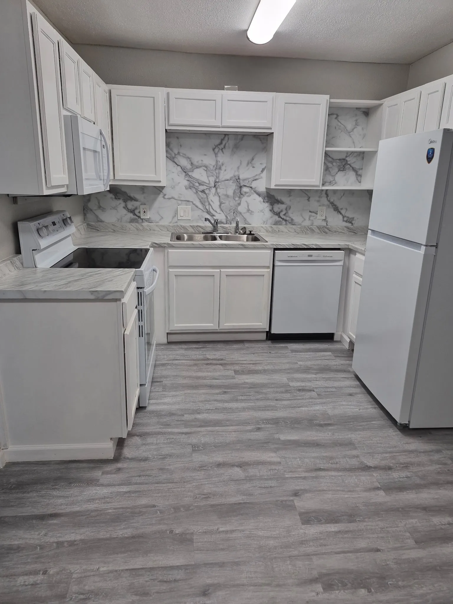 Apartment For Rent in Tarrant County , 6756 Trail Lake Drive A, Fort Worth, Texas 76133, 2 Bedroom, 2 Bathroom, Garage spaces, 4,256 Sqft, built in 1971, mls#21373596, Real Estate Agent in Fort Worth, Homes For Rent in Tarrant county, Homes For Rent in Fort Worth, Realtor in Fort Worth Texas, Real Estate Brokerage Independent Realty Texas, Luminita Cordes Realtor