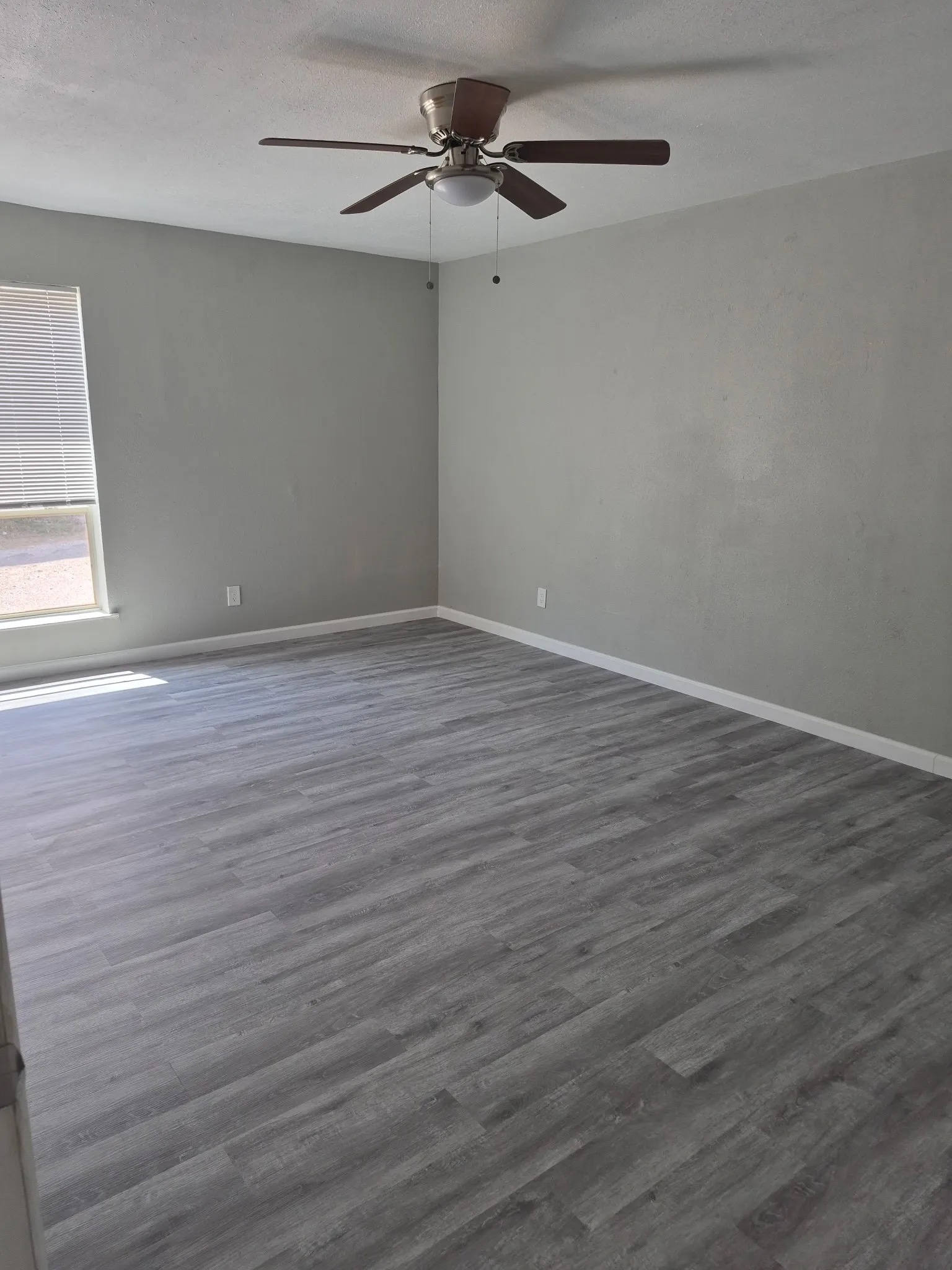 Apartment For Rent in Tarrant County , 6756 Trail Lake Drive A, Fort Worth, Texas 76133, 2 Bedroom, 2 Bathroom, Garage spaces, 4,256 Sqft, built in 1971, mls#21373596, Real Estate Agent in Fort Worth, Homes For Rent in Tarrant county, Homes For Rent in Fort Worth, Realtor in Fort Worth Texas, Real Estate Brokerage Independent Realty Texas, Luminita Cordes Realtor