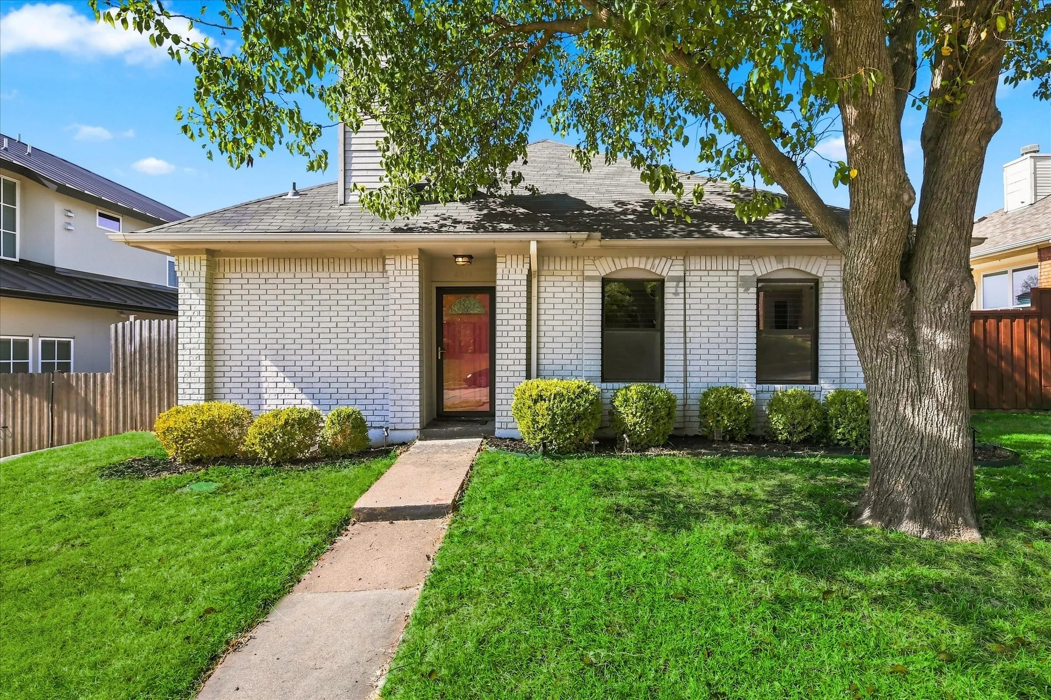 Single Family Residence For Sale in Denton County , 4311 Harvest Hill Road, Carrollton, Texas 75010, 3 Bedroom, 2 Bathroom, 2 Garage spaces, 1,331 Sqft, built in 1985, mls#21372467, Real Estate Agent in Carrollton, Homes For Sale in Denton county, Homes For Sale in Carrollton, Realtor in Carrollton Texas, Real Estate Brokerage Independent Realty Texas, Luminita Cordes Realtor