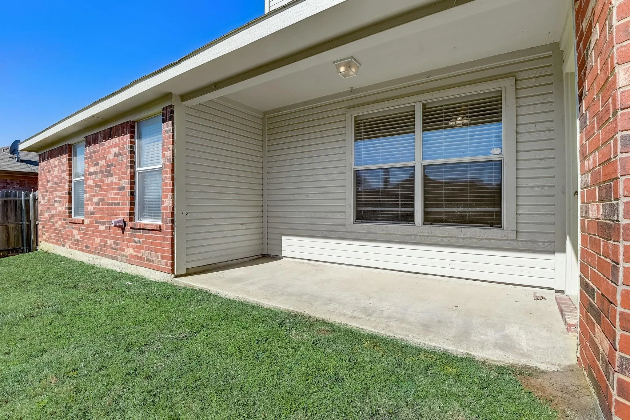 Single Family Residence For Rent in Tarrant County , 1903 Bertram Drive, Mansfield, Texas 76063, 3 Bedroom, 2 Bathroom, 2 Garage spaces, 1,621 Sqft, built in 2001, mls#21373690, Real Estate Agent in Mansfield, Homes For Rent in Tarrant county, Homes For Rent in Mansfield, Realtor in Mansfield Texas, Real Estate Brokerage Independent Realty Texas, Luminita Cordes Realtor