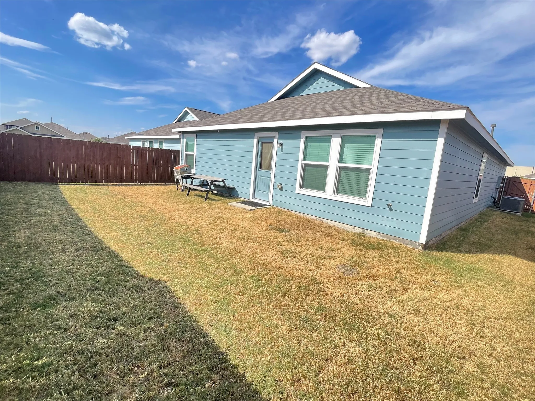 Single Family Residence For Sale in Kaufman County , 2925 Bronte Boulevard, Heartland, Texas 75126, 3 Bedroom, 2 Bathroom, 2 Garage spaces, 1,481 Sqft, built in 2021, mls#21372648, Real Estate Agent in Heartland, Homes For Sale in Kaufman county, Homes For Sale in Heartland, Realtor in Heartland Texas, Real Estate Brokerage Independent Realty Texas, Luminita Cordes Realtor