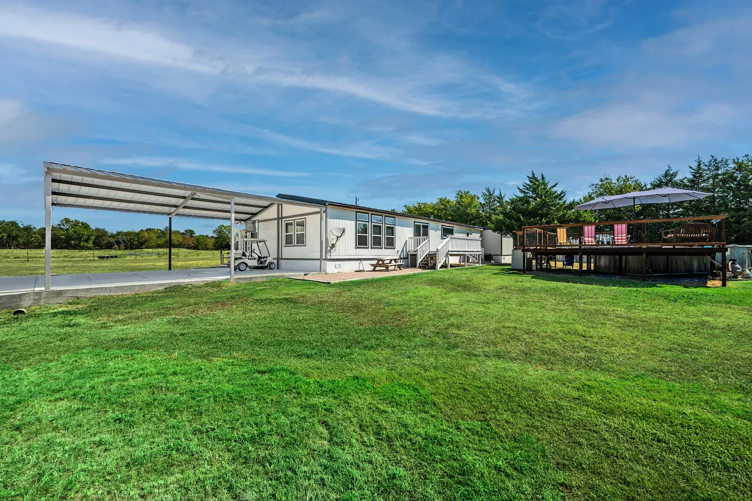 Manufactured Home For Sale in Grayson County , 2004 Flowing Wells Road, Pottsboro, Texas 75076, 4 Bedroom, 3 Bathroom, Garage spaces, 2,128 Sqft, built in 2001, mls#21372075, Real Estate Agent in Pottsboro, Homes For Sale in Grayson county, Homes For Sale in Pottsboro, Realtor in Pottsboro Texas, Real Estate Brokerage Independent Realty Texas, Luminita Cordes Realtor