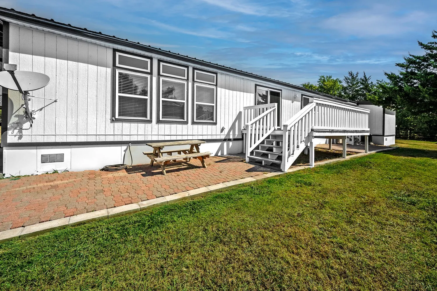 Manufactured Home For Sale in Grayson County , 2004 Flowing Wells Road, Pottsboro, Texas 75076, 4 Bedroom, 3 Bathroom, Garage spaces, 2,128 Sqft, built in 2001, mls#21372075, Real Estate Agent in Pottsboro, Homes For Sale in Grayson county, Homes For Sale in Pottsboro, Realtor in Pottsboro Texas, Real Estate Brokerage Independent Realty Texas, Luminita Cordes Realtor