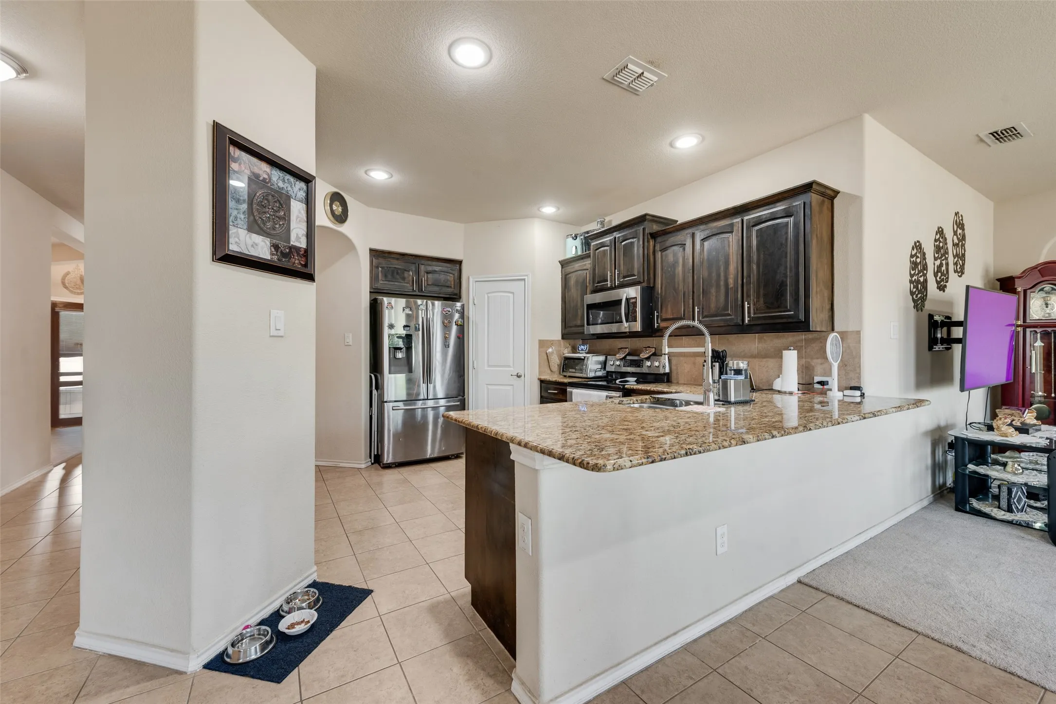 Single Family Residence For Sale in Tarrant County , 1045 Doe Meadow Drive, Fort Worth, Texas 76028, 3 Bedroom, 2 Bathroom, 2 Garage spaces, 1,802 Sqft, built in 2015, mls#21373532, Real Estate Agent in Fort Worth, Homes For Sale in Tarrant county, Homes For Sale in Fort Worth, Realtor in Fort Worth Texas, Real Estate Brokerage Independent Realty Texas, Luminita Cordes Realtor