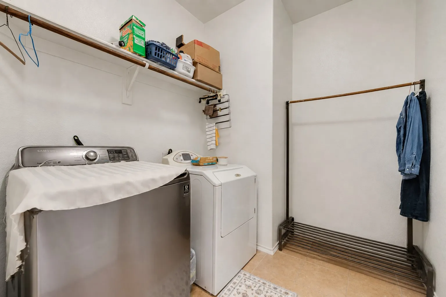 Single Family Residence For Sale in Tarrant County , 1045 Doe Meadow Drive, Fort Worth, Texas 76028, 3 Bedroom, 2 Bathroom, 2 Garage spaces, 1,802 Sqft, built in 2015, mls#21373532, Real Estate Agent in Fort Worth, Homes For Sale in Tarrant county, Homes For Sale in Fort Worth, Realtor in Fort Worth Texas, Real Estate Brokerage Independent Realty Texas, Luminita Cordes Realtor