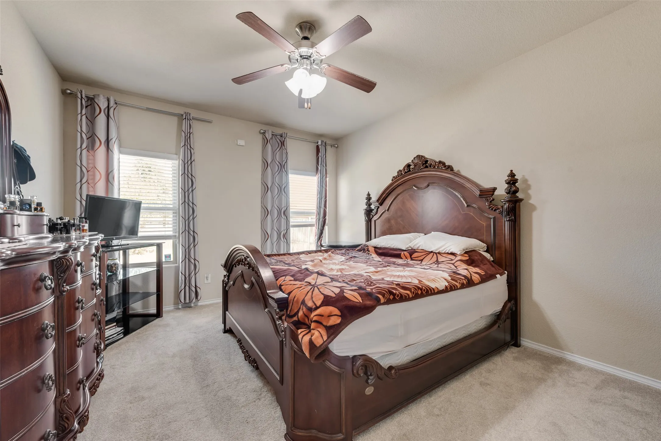 Single Family Residence For Sale in Tarrant County , 1045 Doe Meadow Drive, Fort Worth, Texas 76028, 3 Bedroom, 2 Bathroom, 2 Garage spaces, 1,802 Sqft, built in 2015, mls#21373532, Real Estate Agent in Fort Worth, Homes For Sale in Tarrant county, Homes For Sale in Fort Worth, Realtor in Fort Worth Texas, Real Estate Brokerage Independent Realty Texas, Luminita Cordes Realtor
