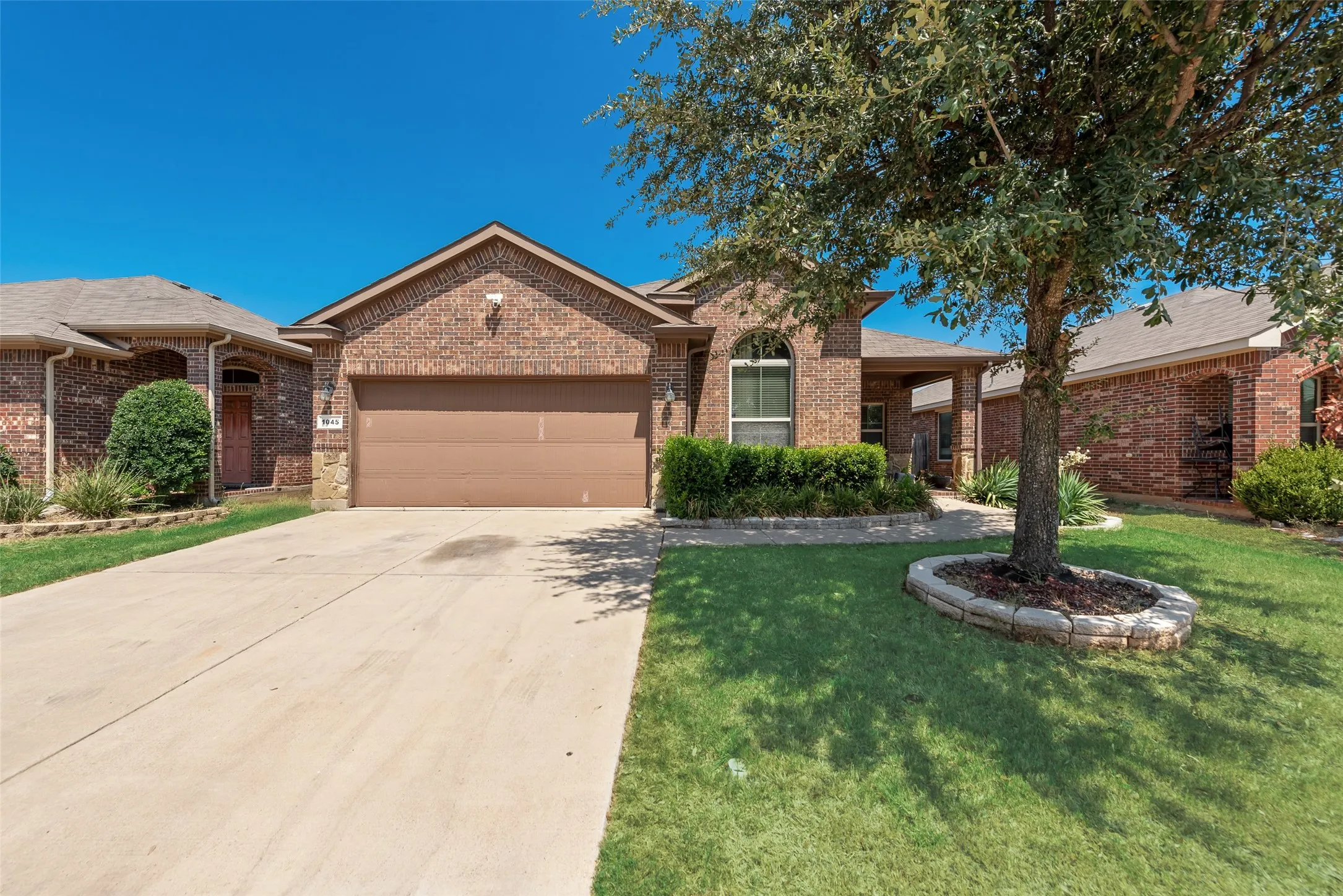 Single Family Residence For Sale in Tarrant County , 1045 Doe Meadow Drive, Fort Worth, Texas 76028, 3 Bedroom, 2 Bathroom, 2 Garage spaces, 1,802 Sqft, built in 2015, mls#21373532, Real Estate Agent in Fort Worth, Homes For Sale in Tarrant county, Homes For Sale in Fort Worth, Realtor in Fort Worth Texas, Real Estate Brokerage Independent Realty Texas, Luminita Cordes Realtor