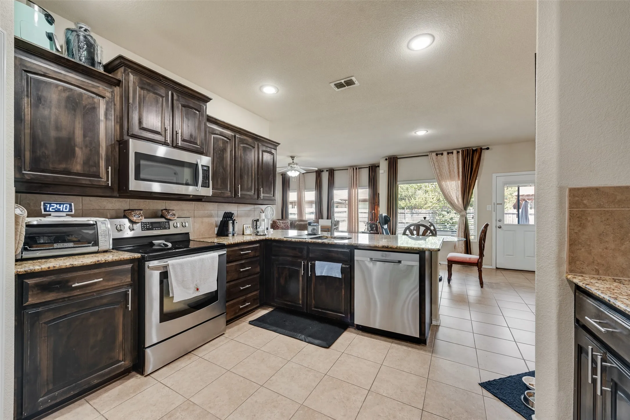 Single Family Residence For Sale in Tarrant County , 1045 Doe Meadow Drive, Fort Worth, Texas 76028, 3 Bedroom, 2 Bathroom, 2 Garage spaces, 1,802 Sqft, built in 2015, mls#21373532, Real Estate Agent in Fort Worth, Homes For Sale in Tarrant county, Homes For Sale in Fort Worth, Realtor in Fort Worth Texas, Real Estate Brokerage Independent Realty Texas, Luminita Cordes Realtor