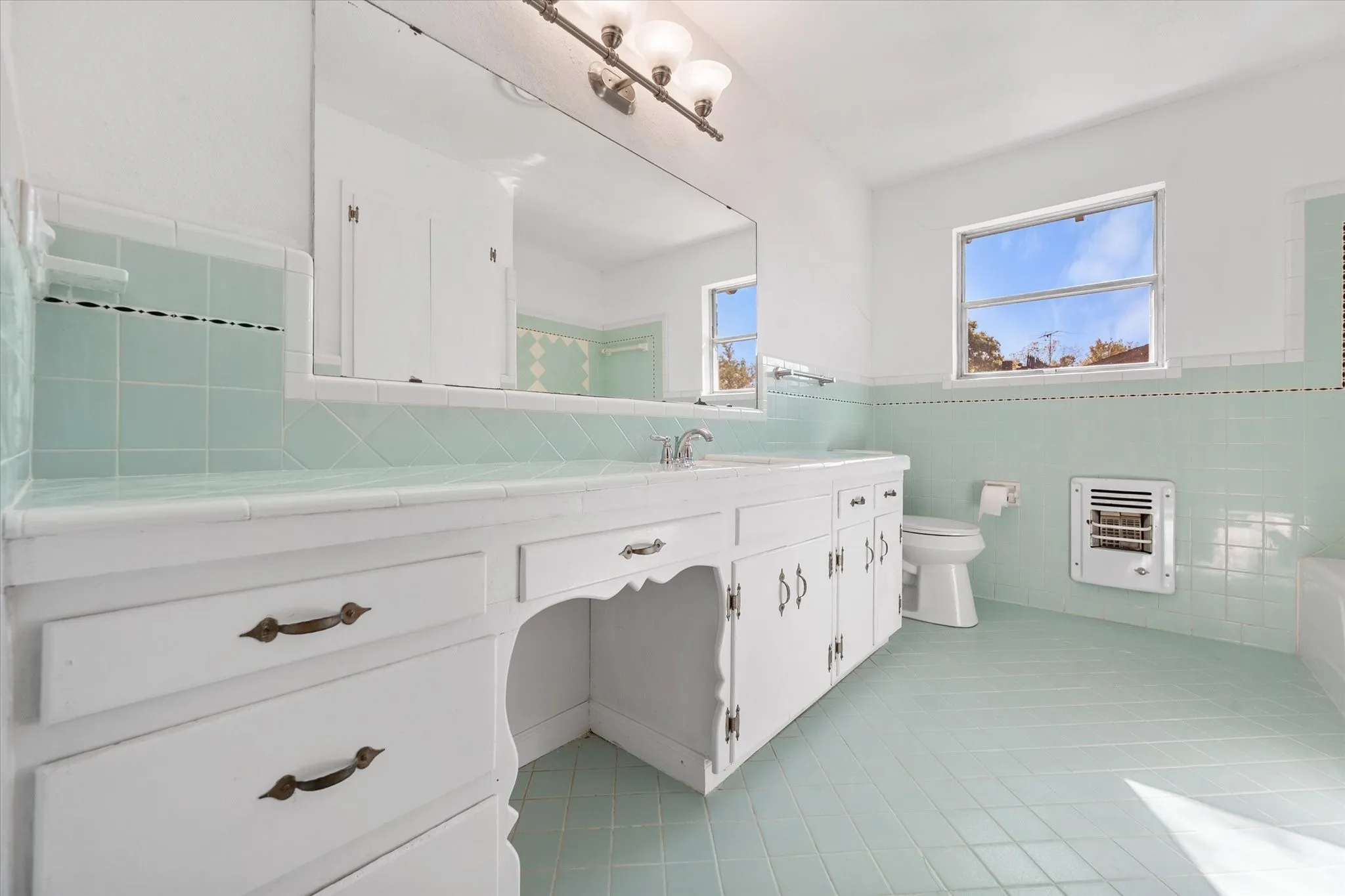 Single Family Residence For Sale in Tarrant County , 4316 Ashmore Drive, North Richland Hills, Texas 76180, 4 Bedroom, 2 Bathroom, Garage spaces, 2,398 Sqft, built in 1960, mls#21373702, Real Estate Agent in North Richland Hills, Homes For Sale in Tarrant county, Homes For Sale in North Richland Hills, Realtor in North Richland Hills Texas, Real Estate Brokerage Independent Realty Texas, Luminita Cordes Realtor