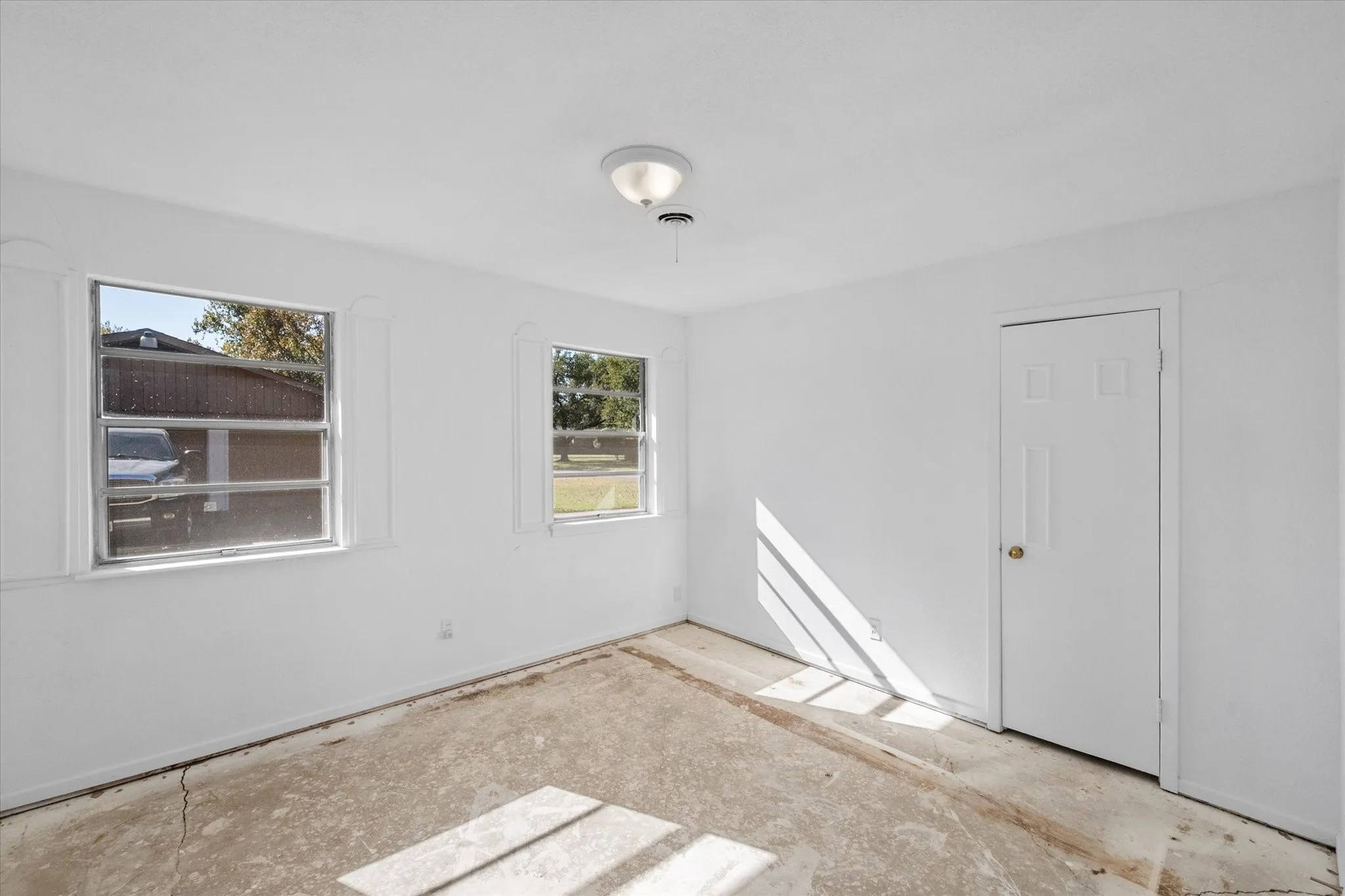 Single Family Residence For Sale in Tarrant County , 4316 Ashmore Drive, North Richland Hills, Texas 76180, 4 Bedroom, 2 Bathroom, Garage spaces, 2,398 Sqft, built in 1960, mls#21373702, Real Estate Agent in North Richland Hills, Homes For Sale in Tarrant county, Homes For Sale in North Richland Hills, Realtor in North Richland Hills Texas, Real Estate Brokerage Independent Realty Texas, Luminita Cordes Realtor