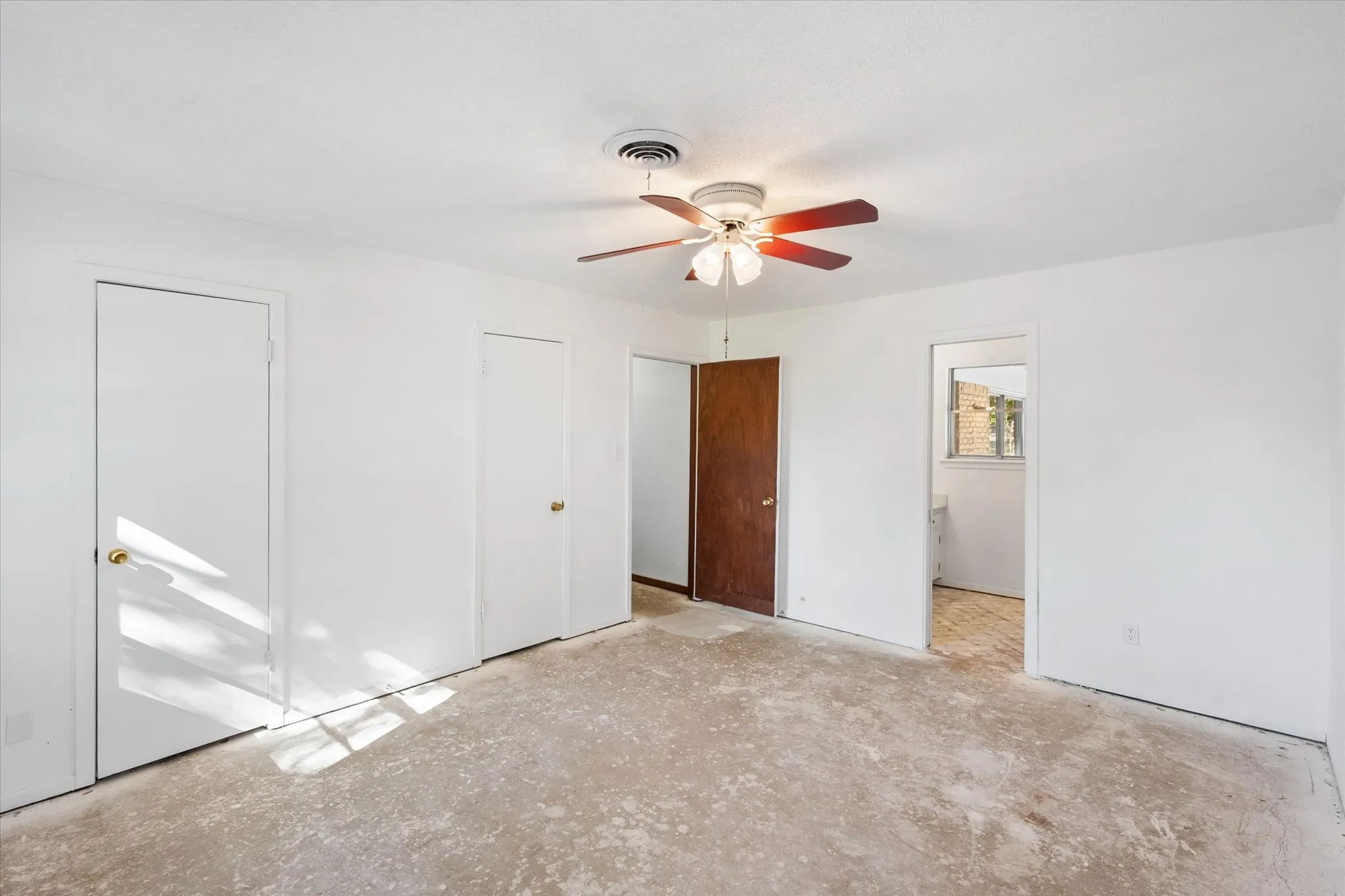 Single Family Residence For Sale in Tarrant County , 4316 Ashmore Drive, North Richland Hills, Texas 76180, 4 Bedroom, 2 Bathroom, Garage spaces, 2,398 Sqft, built in 1960, mls#21373702, Real Estate Agent in North Richland Hills, Homes For Sale in Tarrant county, Homes For Sale in North Richland Hills, Realtor in North Richland Hills Texas, Real Estate Brokerage Independent Realty Texas, Luminita Cordes Realtor