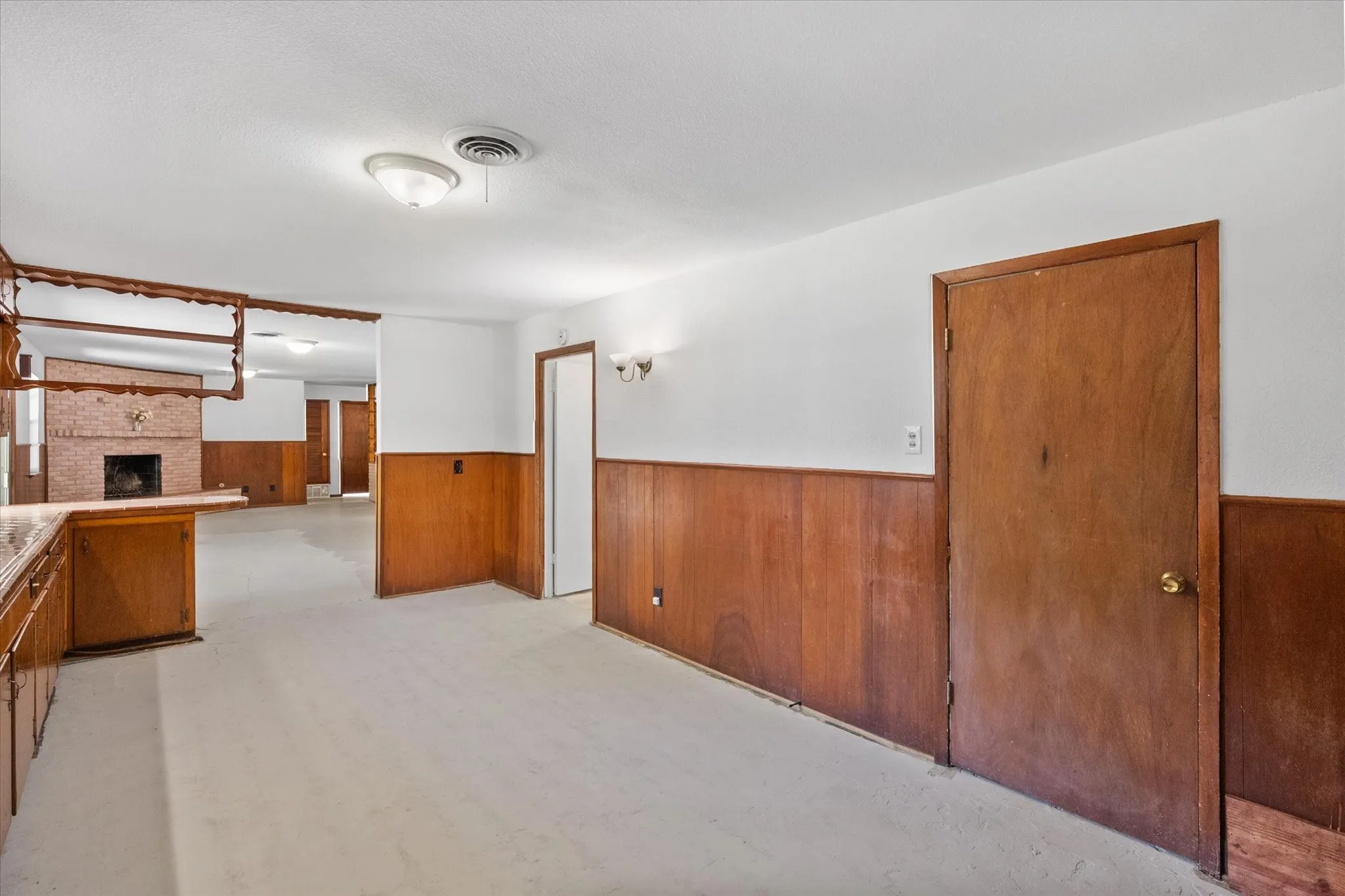 Single Family Residence For Sale in Tarrant County , 4316 Ashmore Drive, North Richland Hills, Texas 76180, 4 Bedroom, 2 Bathroom, Garage spaces, 2,398 Sqft, built in 1960, mls#21373702, Real Estate Agent in North Richland Hills, Homes For Sale in Tarrant county, Homes For Sale in North Richland Hills, Realtor in North Richland Hills Texas, Real Estate Brokerage Independent Realty Texas, Luminita Cordes Realtor