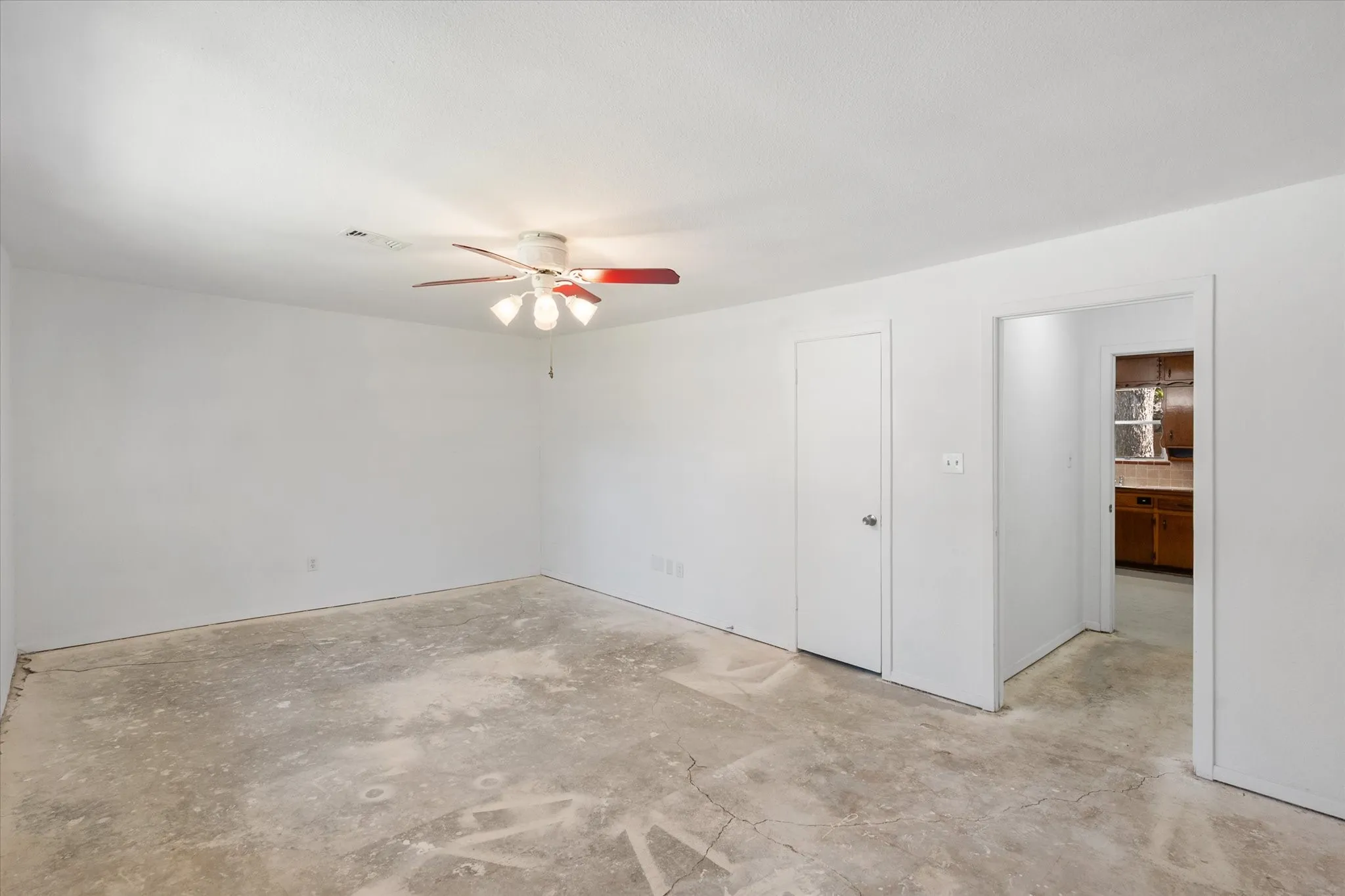 Single Family Residence For Sale in Tarrant County , 4316 Ashmore Drive, North Richland Hills, Texas 76180, 4 Bedroom, 2 Bathroom, Garage spaces, 2,398 Sqft, built in 1960, mls#21373702, Real Estate Agent in North Richland Hills, Homes For Sale in Tarrant county, Homes For Sale in North Richland Hills, Realtor in North Richland Hills Texas, Real Estate Brokerage Independent Realty Texas, Luminita Cordes Realtor