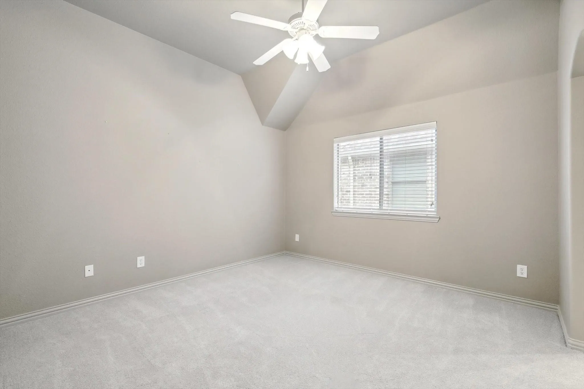 Single Family Residence For Rent in Denton County , 1132 Claire Street, Lantana, Texas 76226, 4 Bedroom, 3 Bathroom, 3 Garage spaces, 3,679 Sqft, built in 2006, mls#21373638, Real Estate Agent in Lantana, Homes For Rent in Denton county, Homes For Rent in Lantana, Realtor in Lantana Texas, Real Estate Brokerage Independent Realty Texas, Luminita Cordes Realtor