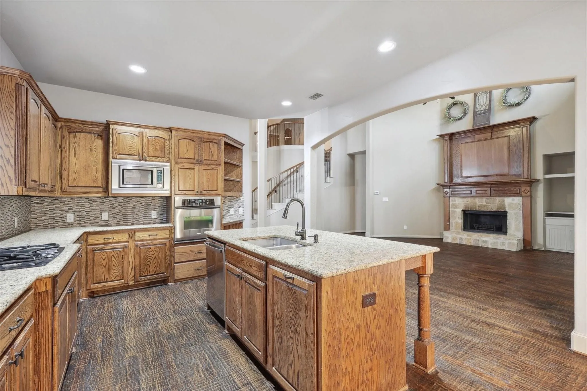 Single Family Residence For Rent in Denton County , 1132 Claire Street, Lantana, Texas 76226, 4 Bedroom, 3 Bathroom, 3 Garage spaces, 3,679 Sqft, built in 2006, mls#21373638, Real Estate Agent in Lantana, Homes For Rent in Denton county, Homes For Rent in Lantana, Realtor in Lantana Texas, Real Estate Brokerage Independent Realty Texas, Luminita Cordes Realtor