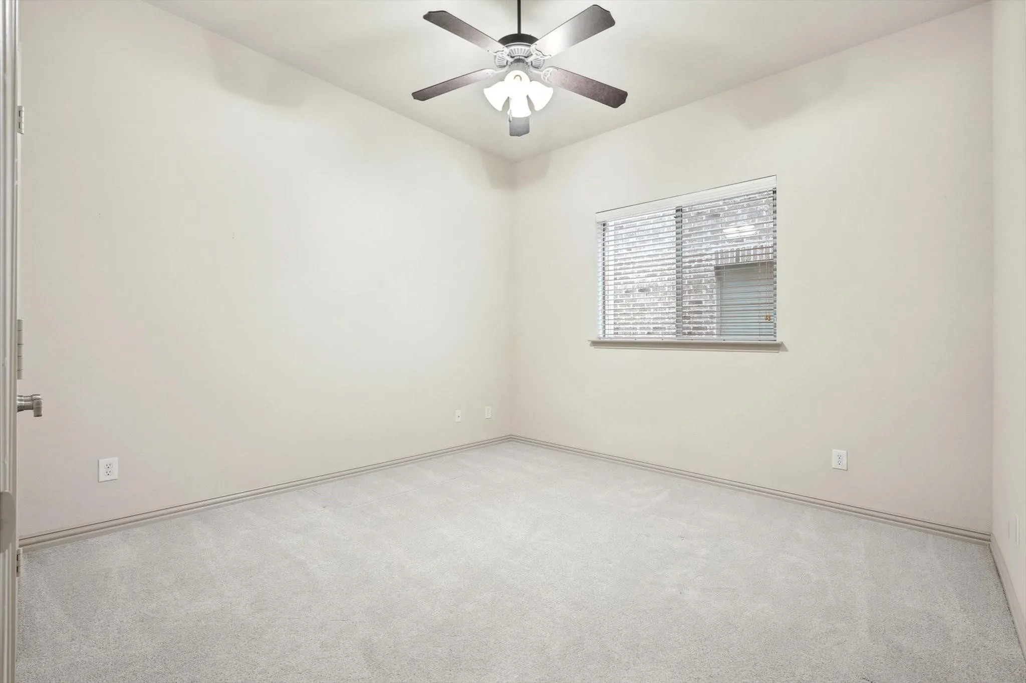 Single Family Residence For Rent in Denton County , 1132 Claire Street, Lantana, Texas 76226, 4 Bedroom, 3 Bathroom, 3 Garage spaces, 3,679 Sqft, built in 2006, mls#21373638, Real Estate Agent in Lantana, Homes For Rent in Denton county, Homes For Rent in Lantana, Realtor in Lantana Texas, Real Estate Brokerage Independent Realty Texas, Luminita Cordes Realtor