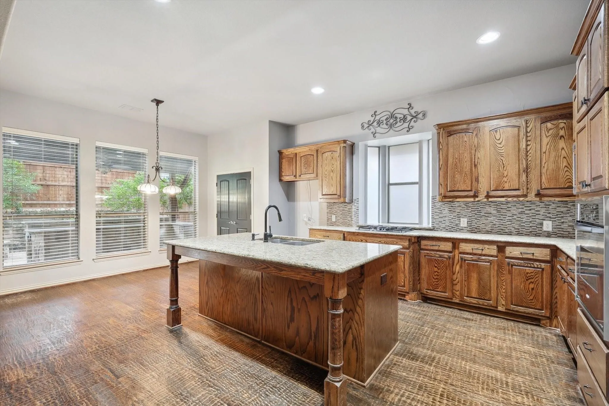 Single Family Residence For Rent in Denton County , 1132 Claire Street, Lantana, Texas 76226, 4 Bedroom, 3 Bathroom, 3 Garage spaces, 3,679 Sqft, built in 2006, mls#21373638, Real Estate Agent in Lantana, Homes For Rent in Denton county, Homes For Rent in Lantana, Realtor in Lantana Texas, Real Estate Brokerage Independent Realty Texas, Luminita Cordes Realtor
