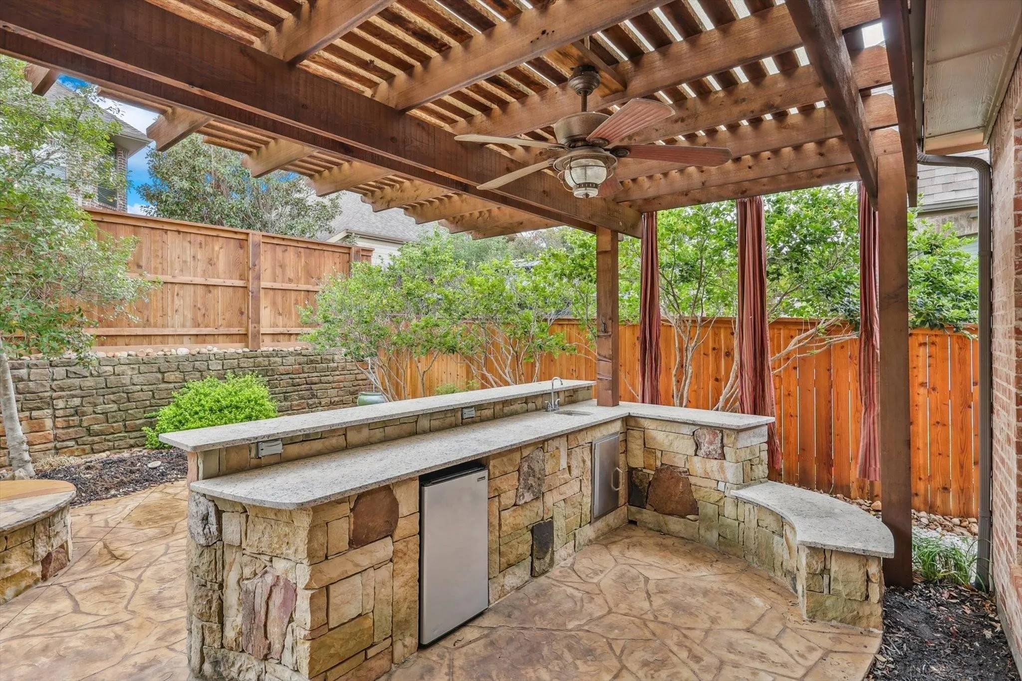 Single Family Residence For Rent in Denton County , 1132 Claire Street, Lantana, Texas 76226, 4 Bedroom, 3 Bathroom, 3 Garage spaces, 3,679 Sqft, built in 2006, mls#21373638, Real Estate Agent in Lantana, Homes For Rent in Denton county, Homes For Rent in Lantana, Realtor in Lantana Texas, Real Estate Brokerage Independent Realty Texas, Luminita Cordes Realtor