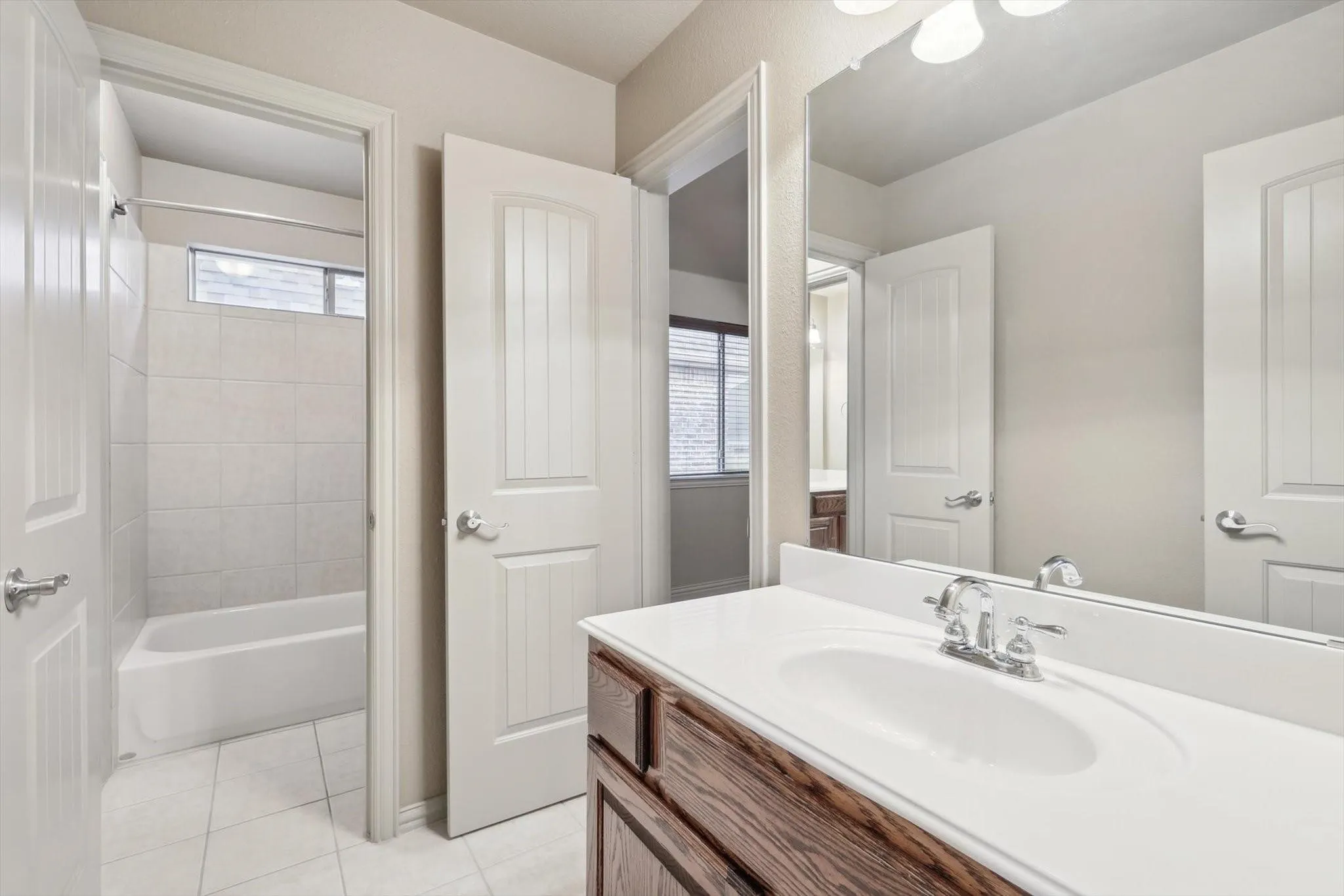 Single Family Residence For Rent in Denton County , 1132 Claire Street, Lantana, Texas 76226, 4 Bedroom, 3 Bathroom, 3 Garage spaces, 3,679 Sqft, built in 2006, mls#21373638, Real Estate Agent in Lantana, Homes For Rent in Denton county, Homes For Rent in Lantana, Realtor in Lantana Texas, Real Estate Brokerage Independent Realty Texas, Luminita Cordes Realtor