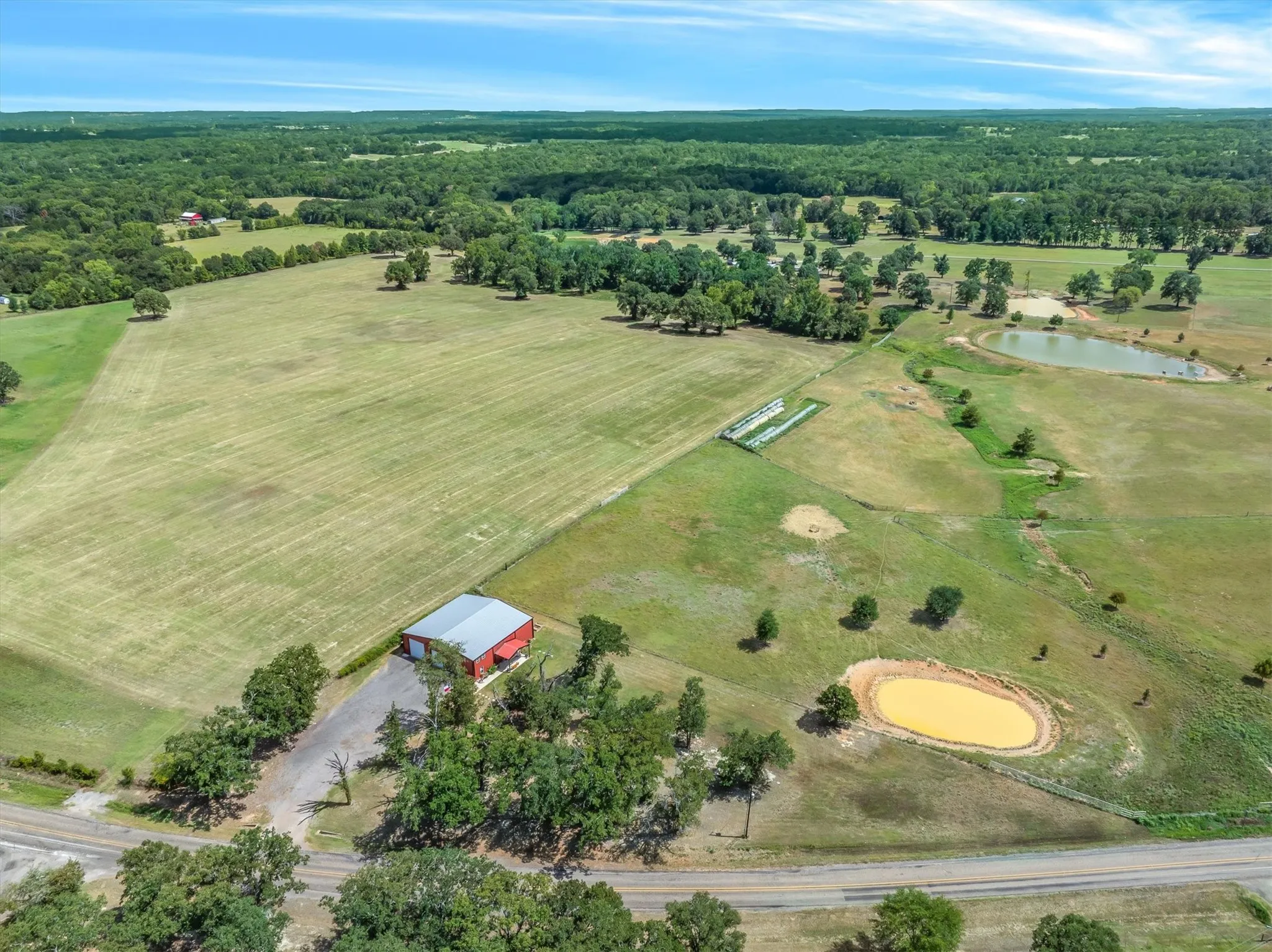 Single Family Residence For Sale in Van Zandt County , 2857 Fm 858, Ben Wheeler, Texas 75754, 2 Bedroom, 2 Bathroom, 4 Garage spaces, 1,450 Sqft, built in 2017, mls#21371093, Real Estate Agent in Ben Wheeler, Homes For Sale in Van Zandt county, Homes For Sale in Ben Wheeler, Realtor in Ben Wheeler Texas, Real Estate Brokerage Independent Realty Texas, Luminita Cordes Realtor