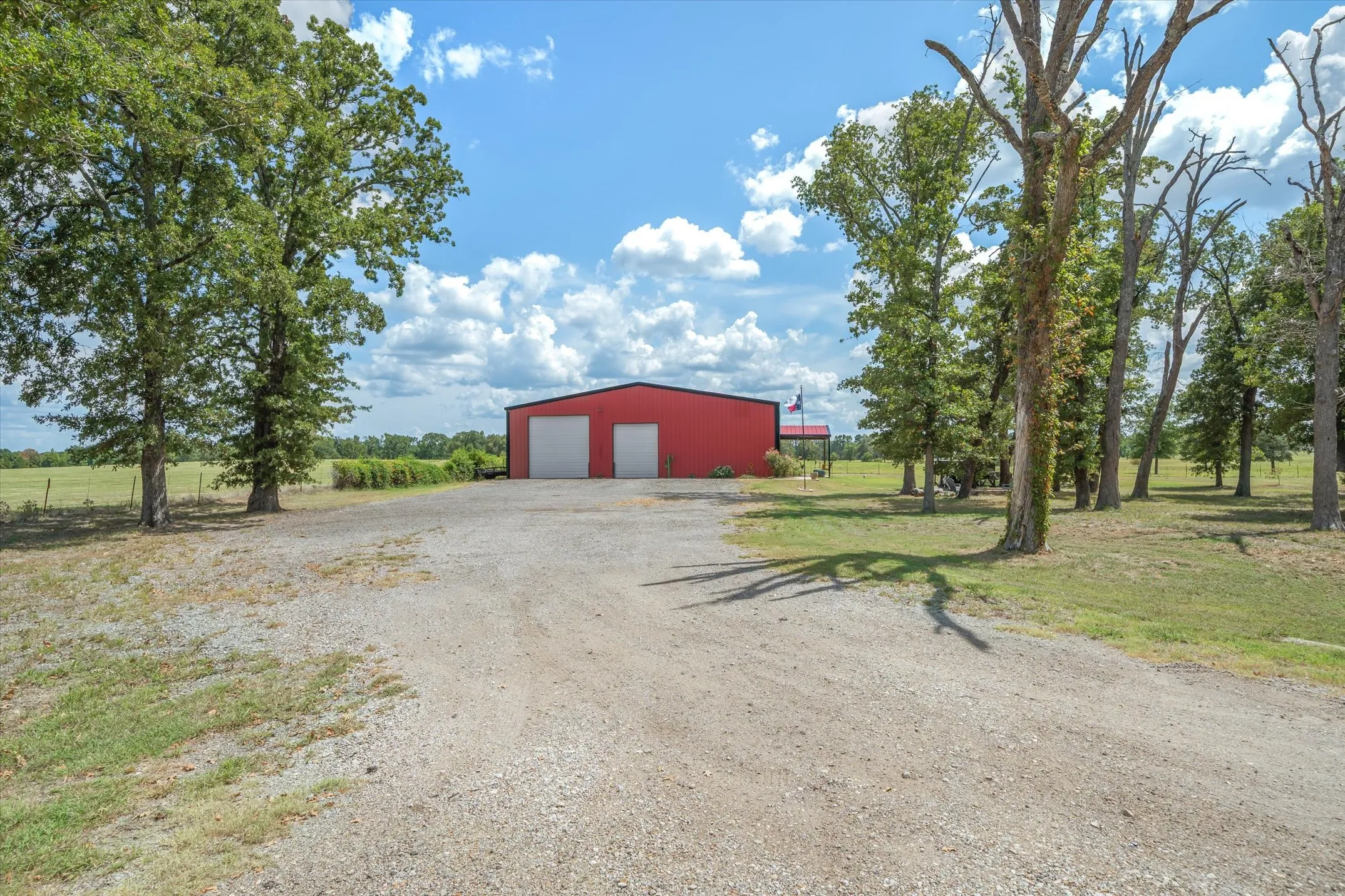 Single Family Residence For Sale in Van Zandt County , 2857 Fm 858, Ben Wheeler, Texas 75754, 2 Bedroom, 2 Bathroom, 4 Garage spaces, 1,450 Sqft, built in 2017, mls#21371093, Real Estate Agent in Ben Wheeler, Homes For Sale in Van Zandt county, Homes For Sale in Ben Wheeler, Realtor in Ben Wheeler Texas, Real Estate Brokerage Independent Realty Texas, Luminita Cordes Realtor