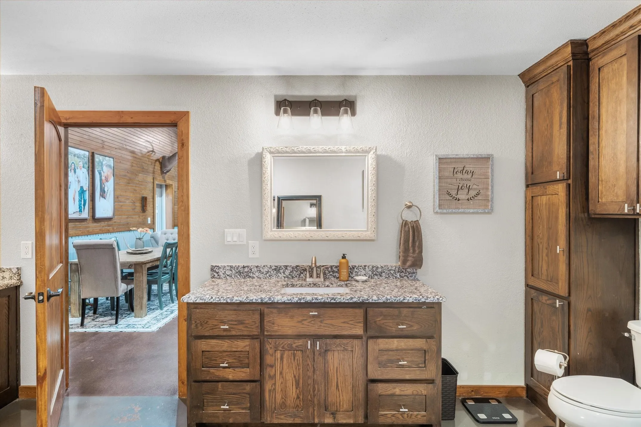 Single Family Residence For Sale in Van Zandt County , 2857 Fm 858, Ben Wheeler, Texas 75754, 2 Bedroom, 2 Bathroom, 4 Garage spaces, 1,450 Sqft, built in 2017, mls#21371093, Real Estate Agent in Ben Wheeler, Homes For Sale in Van Zandt county, Homes For Sale in Ben Wheeler, Realtor in Ben Wheeler Texas, Real Estate Brokerage Independent Realty Texas, Luminita Cordes Realtor