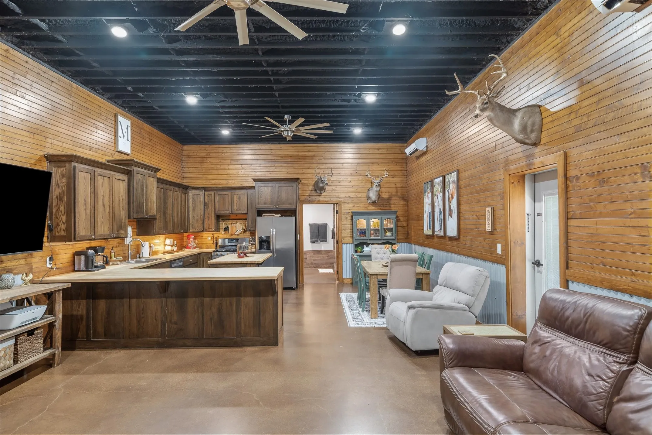 Single Family Residence For Sale in Van Zandt County , 2857 Fm 858, Ben Wheeler, Texas 75754, 2 Bedroom, 2 Bathroom, 4 Garage spaces, 1,450 Sqft, built in 2017, mls#21371093, Real Estate Agent in Ben Wheeler, Homes For Sale in Van Zandt county, Homes For Sale in Ben Wheeler, Realtor in Ben Wheeler Texas, Real Estate Brokerage Independent Realty Texas, Luminita Cordes Realtor