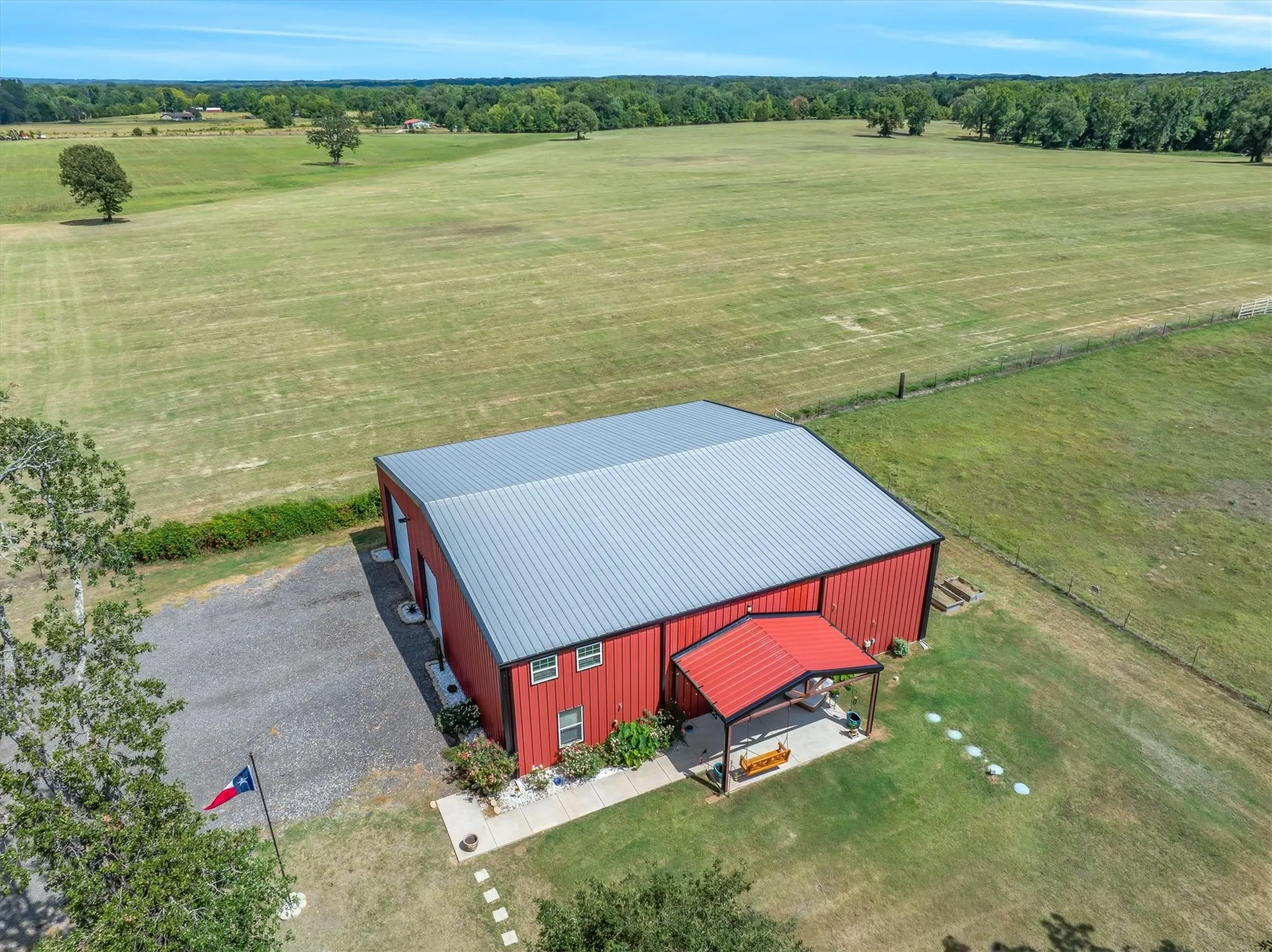 Single Family Residence For Sale in Van Zandt County , 2857 Fm 858, Ben Wheeler, Texas 75754, 2 Bedroom, 2 Bathroom, 4 Garage spaces, 1,450 Sqft, built in 2017, mls#21371093, Real Estate Agent in Ben Wheeler, Homes For Sale in Van Zandt county, Homes For Sale in Ben Wheeler, Realtor in Ben Wheeler Texas, Real Estate Brokerage Independent Realty Texas, Luminita Cordes Realtor