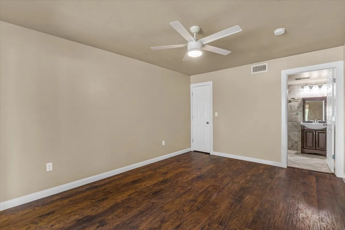 Condominium For Sale in Wise County , 114 Harbor Drive 219, Runaway Bay, Texas 76426, 3 Bedroom, 2 Bathroom, Garage spaces, 1,392 Sqft, built in 2016, mls#21373705, Real Estate Agent in Runaway Bay, Homes For Sale in Wise county, Homes For Sale in Runaway Bay, Realtor in Runaway Bay Texas, Real Estate Brokerage Independent Realty Texas, Luminita Cordes Realtor