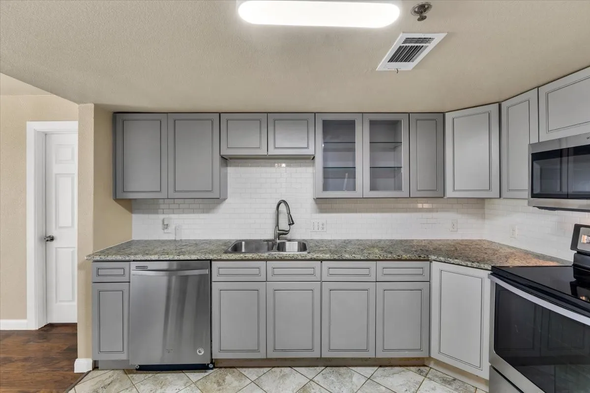 Condominium For Sale in Wise County , 114 Harbor Drive 219, Runaway Bay, Texas 76426, 3 Bedroom, 2 Bathroom, Garage spaces, 1,392 Sqft, built in 2016, mls#21373705, Real Estate Agent in Runaway Bay, Homes For Sale in Wise county, Homes For Sale in Runaway Bay, Realtor in Runaway Bay Texas, Real Estate Brokerage Independent Realty Texas, Luminita Cordes Realtor
